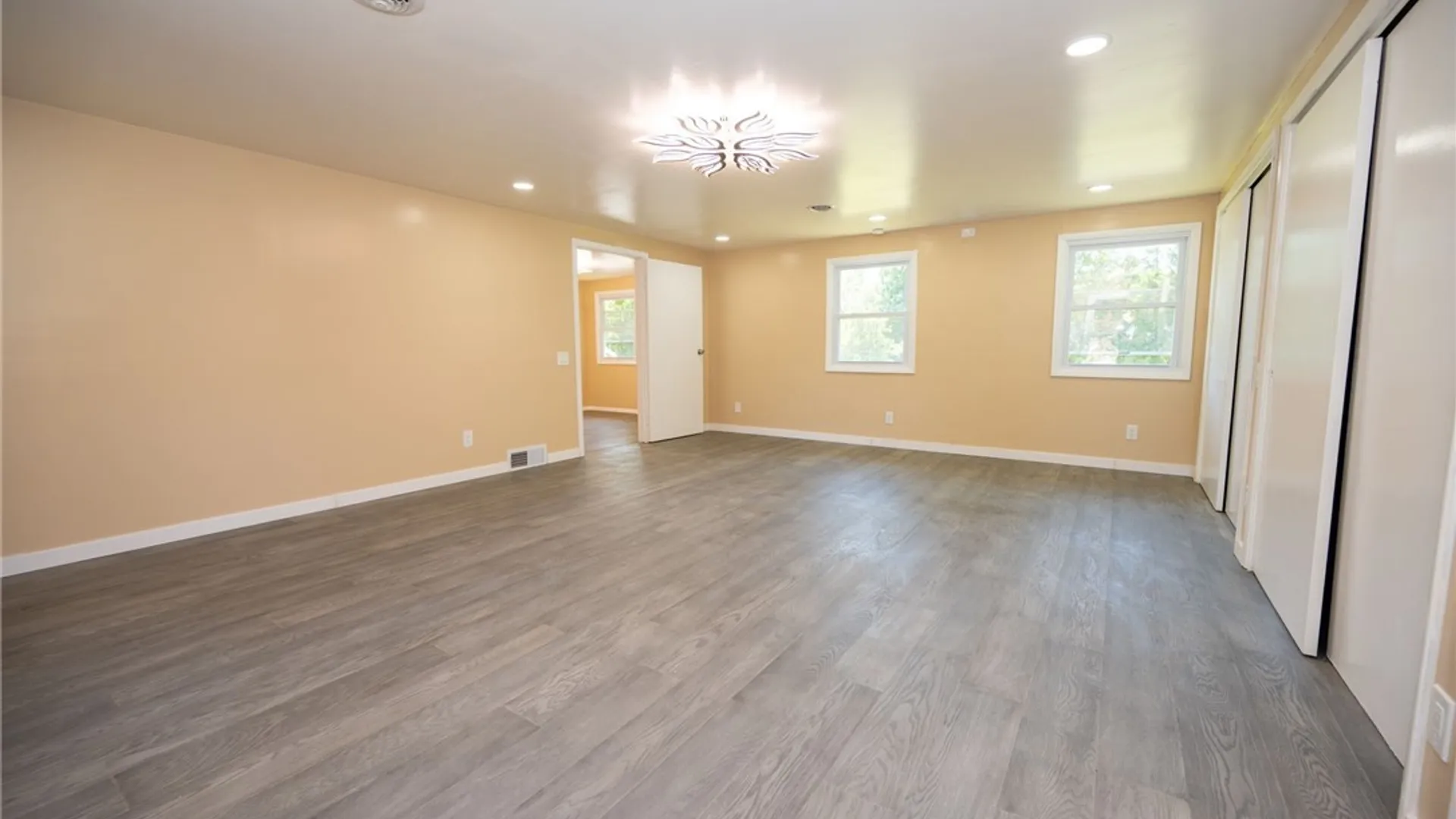 Property at 7124 Ridgewood Drive, Lockport Town, NY 14094 47
