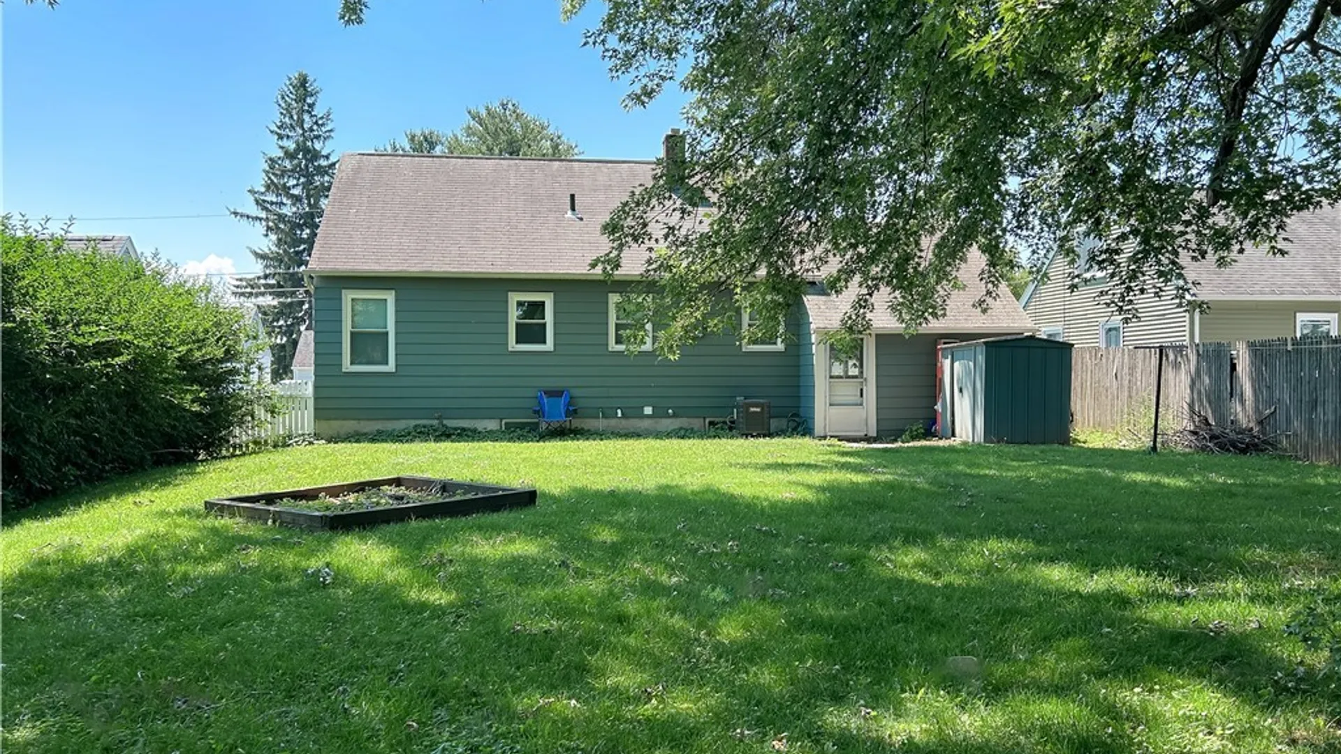 Property at 627 Delmar Place, Salina, NY 13208 17