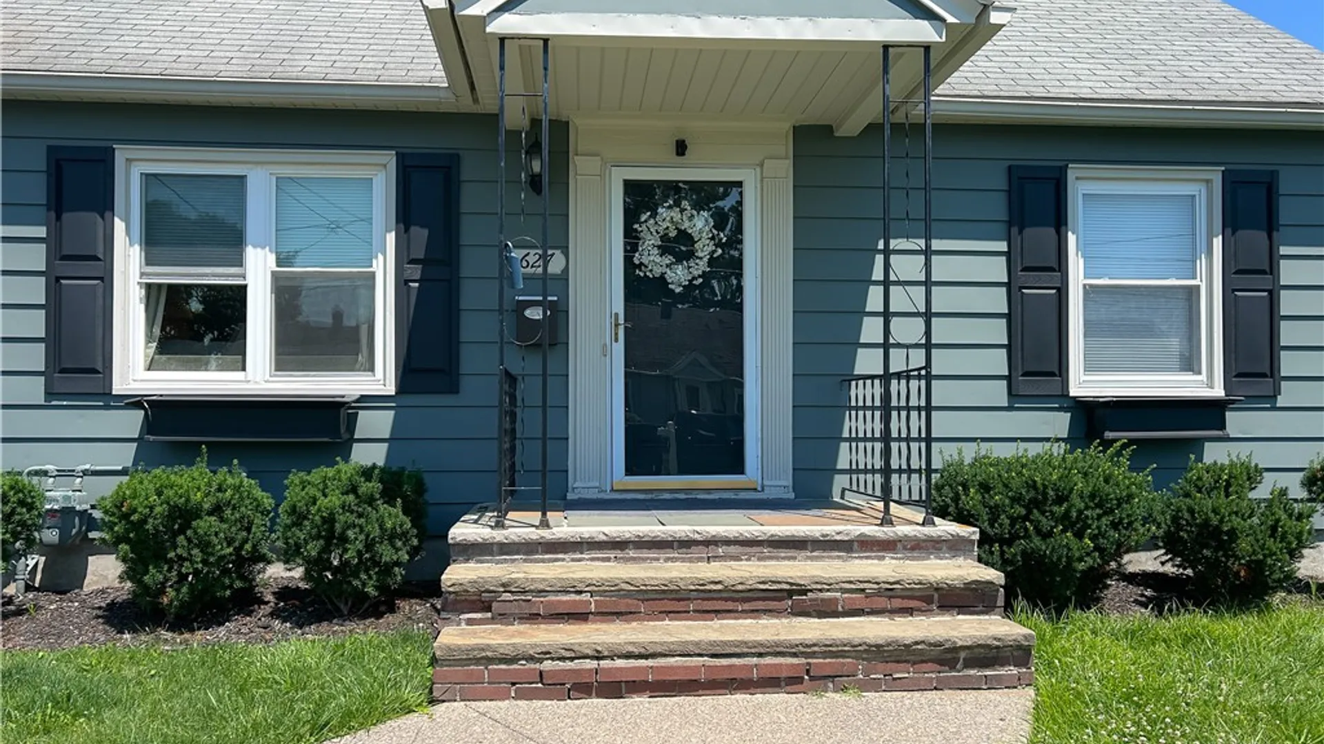 Property at 627 Delmar Place, Salina, NY 13208 3