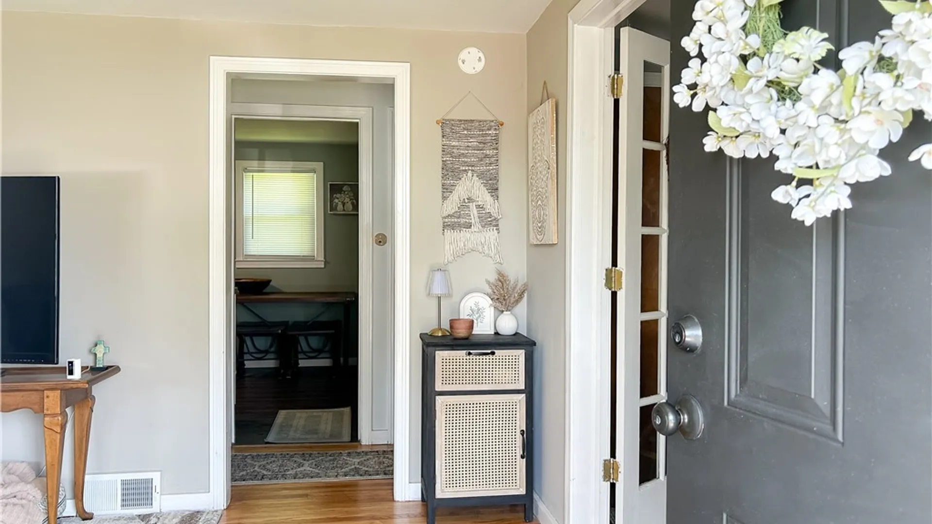 Property at 627 Delmar Place, Salina, NY 13208 4