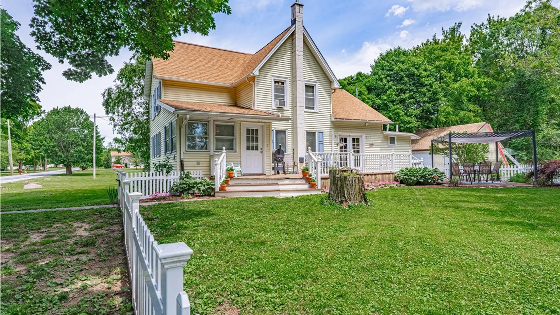 Property at 110 Center Street, Lockport City, NY 14094 4
