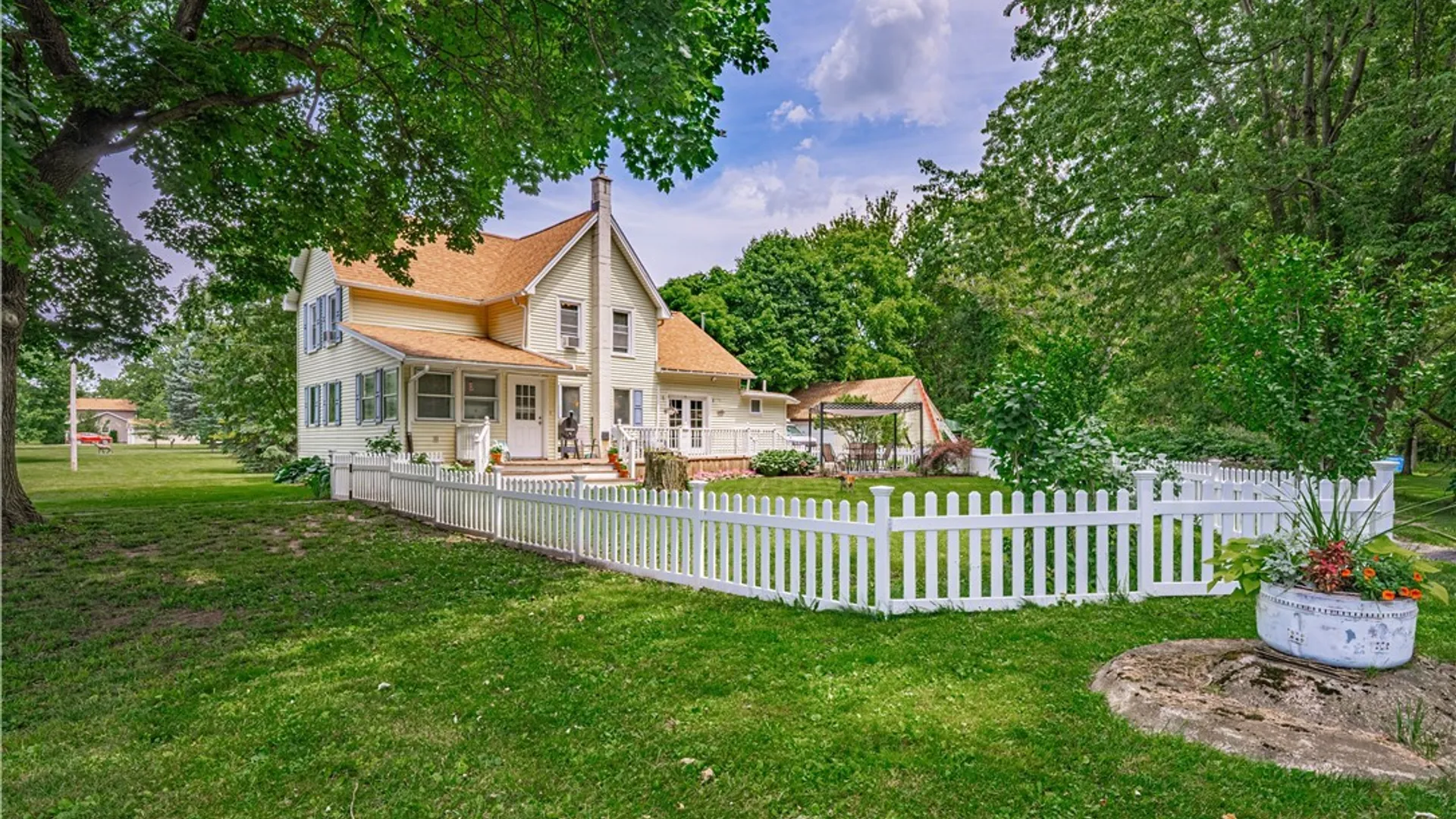 Property at 110 Center Street, Lockport City, NY 14094 5