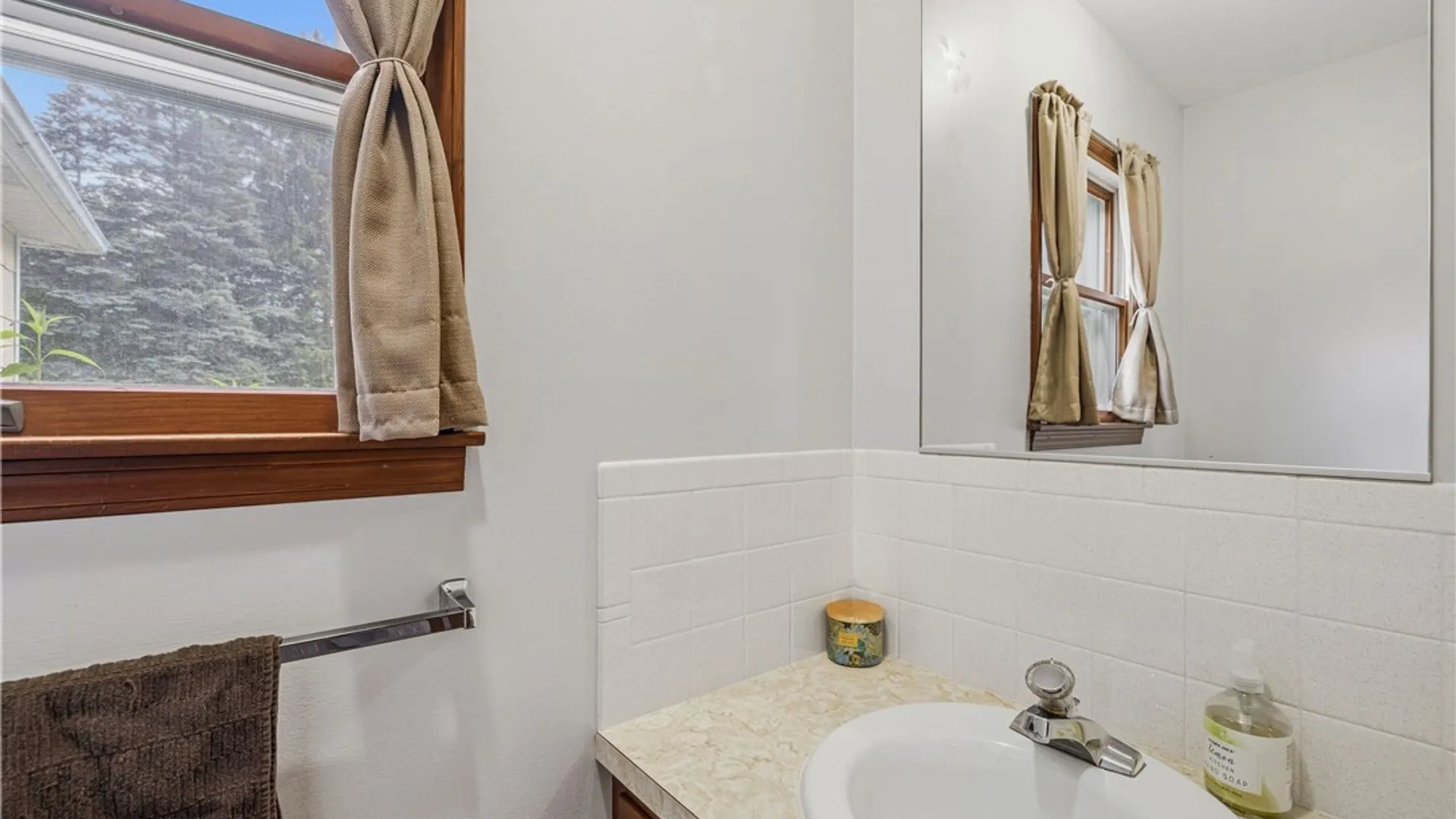 Property at 15 Glendale Terrace, Orchard Park, NY 14127 23