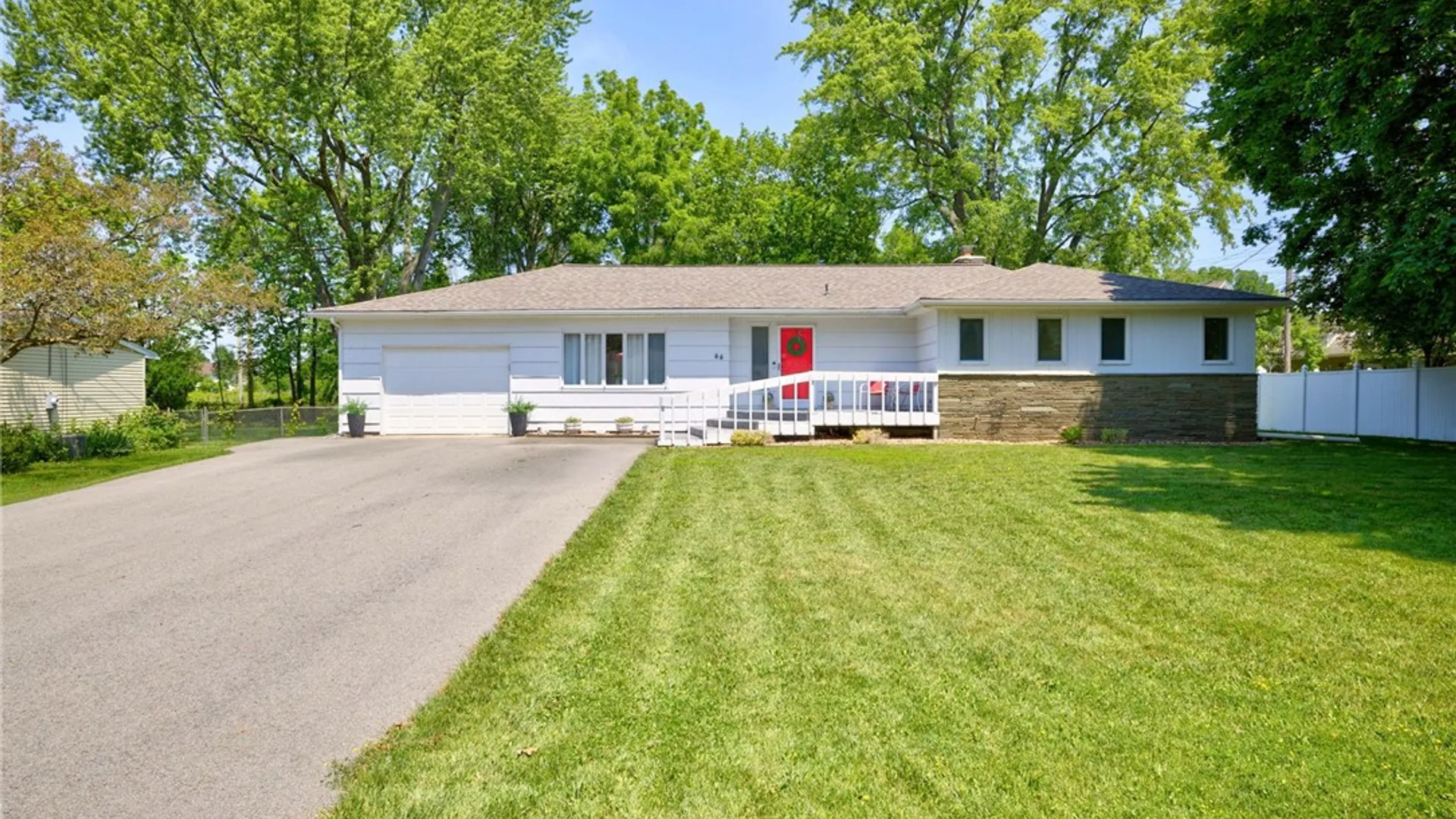 Property at 44 Castle Acres Dr, Penfield, NY 14580 35