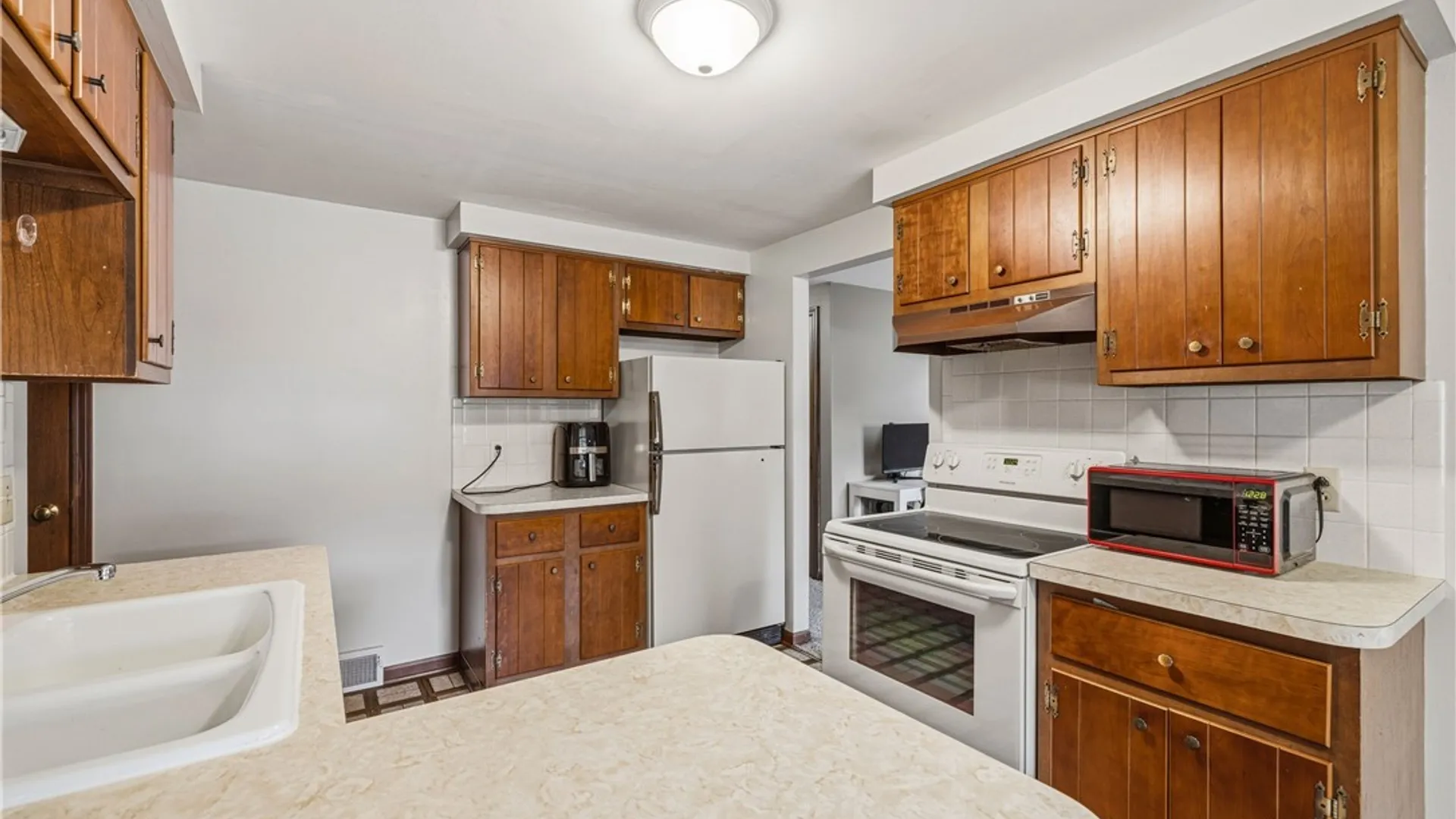 Property at 15 Glendale Terrace, Orchard Park, NY 14127 15