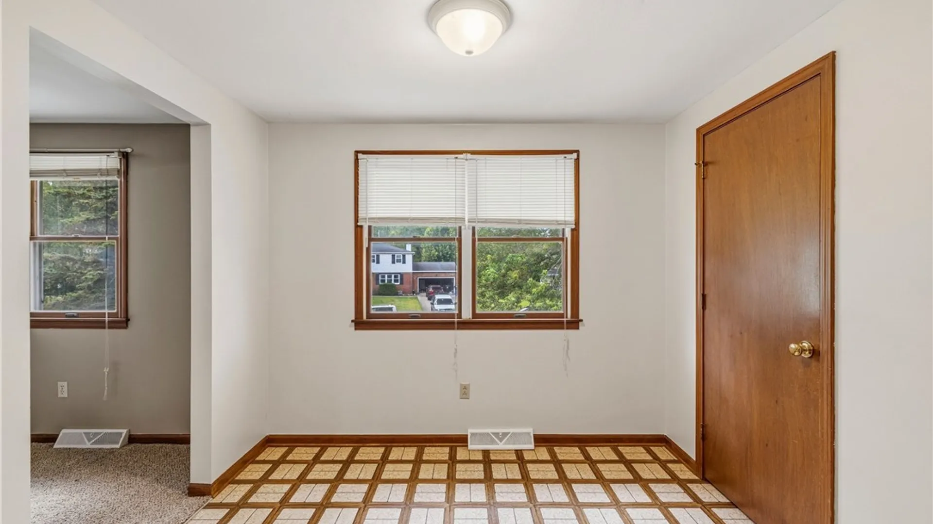 Property at 15 Glendale Terrace, Orchard Park, NY 14127 16