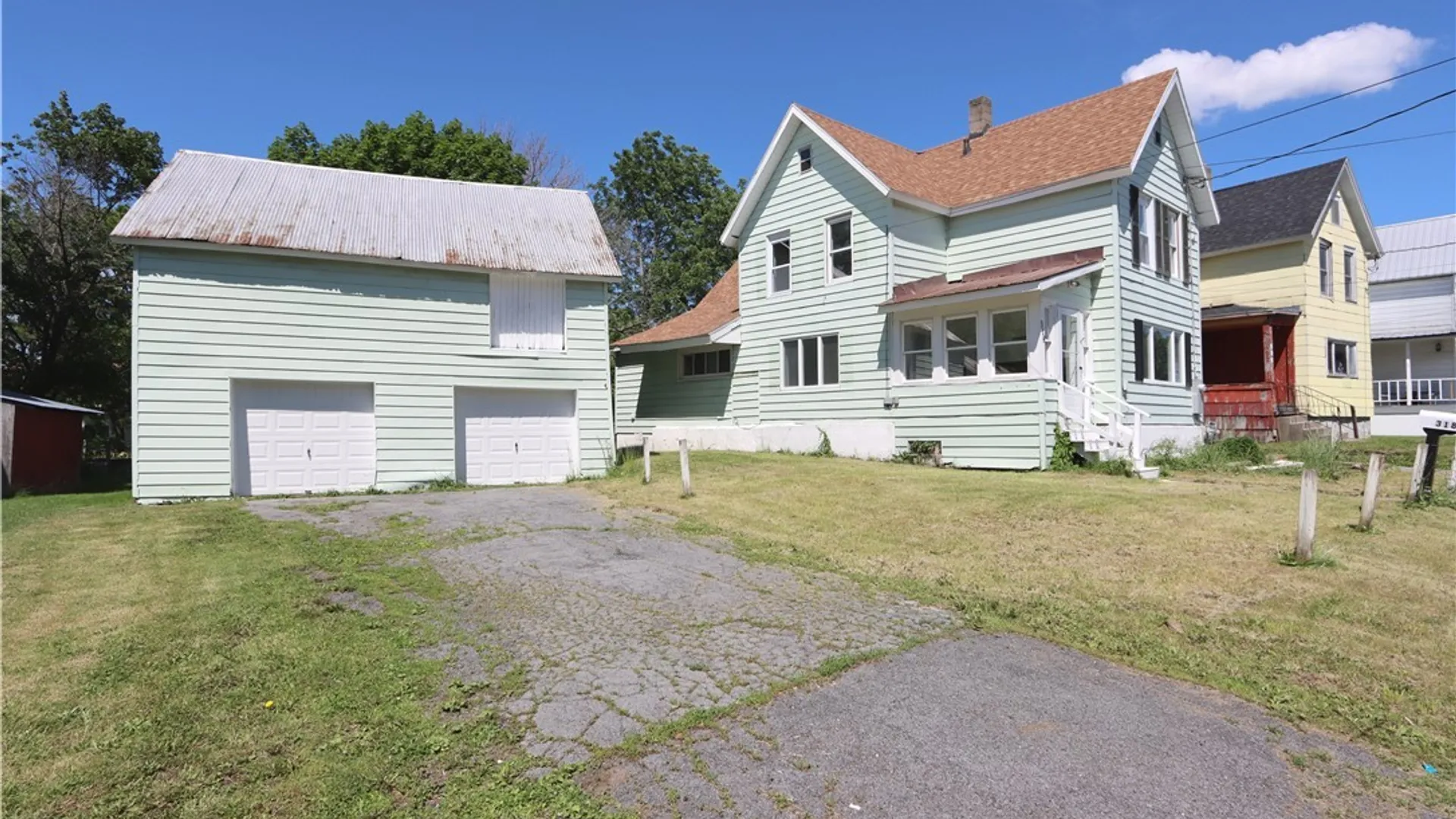 Property at 318 W Hoard Street, Watertown City, NY 13601 4