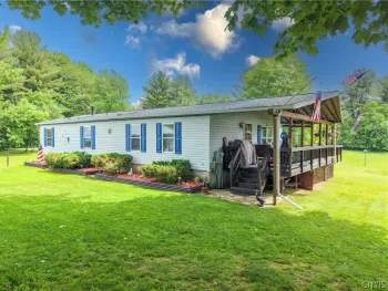 28 Hawthorne Road, Schroeppel, NY 13069