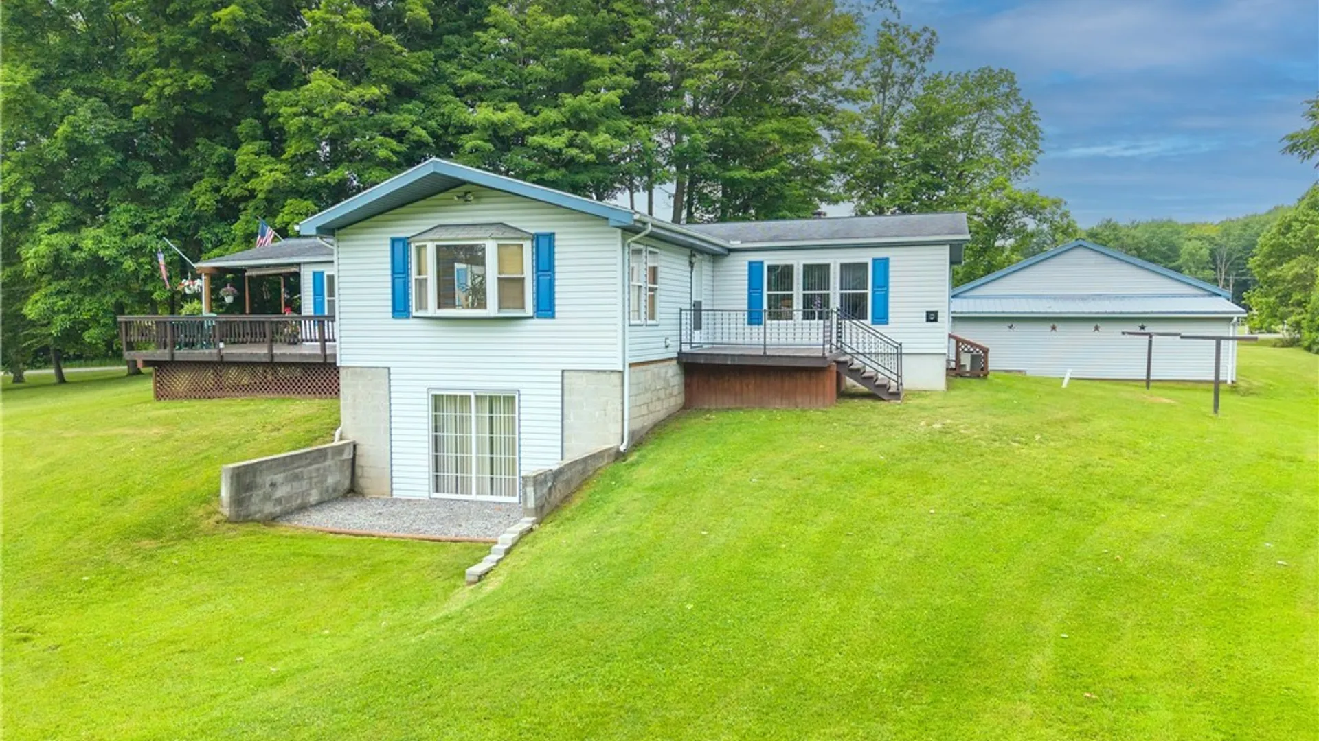 Property at 28 Hawthorne Road, Schroeppel, NY 13069 5