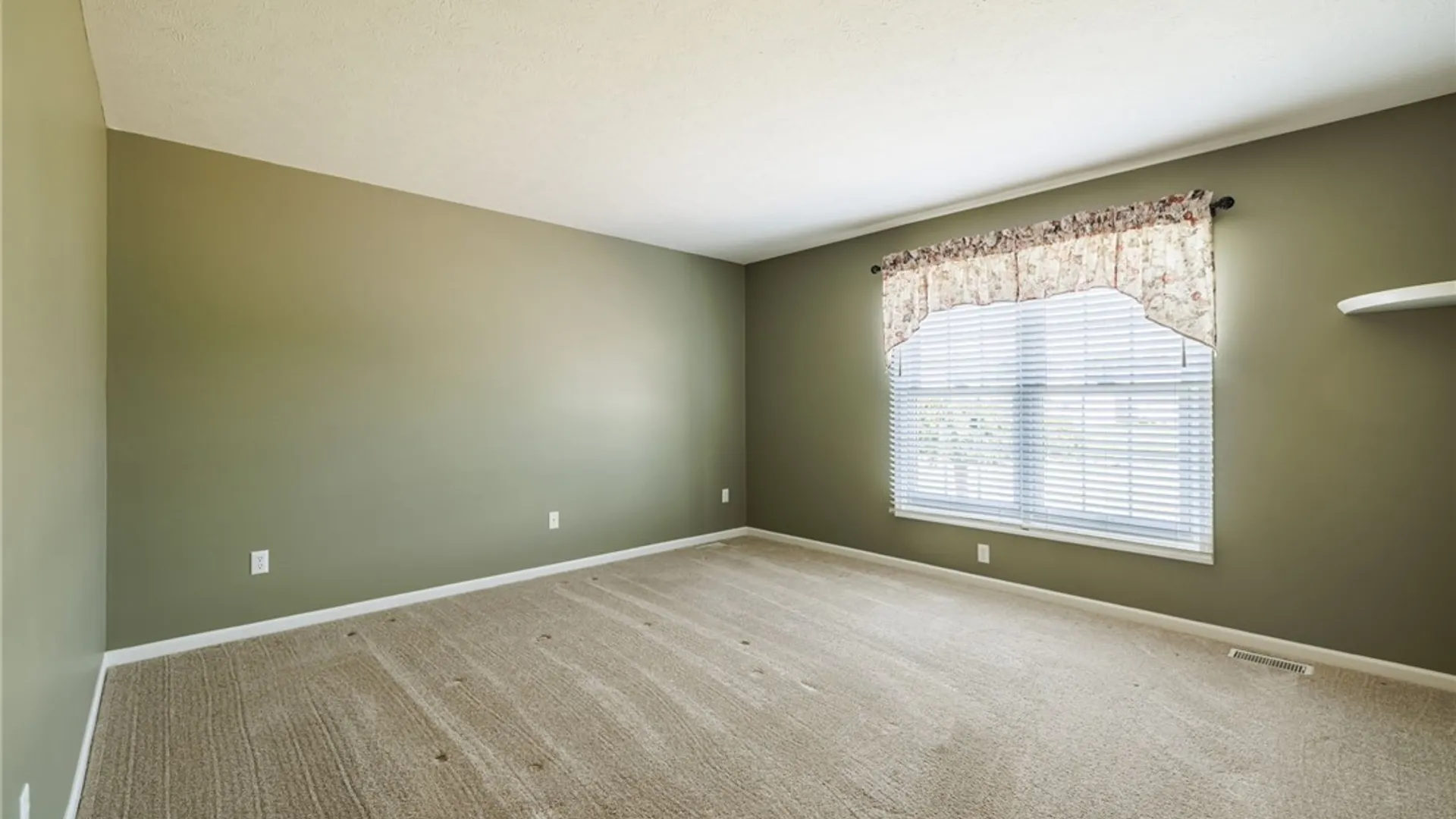 Property at 1219 Waterbrook Crossing, Webster, NY 14580 12