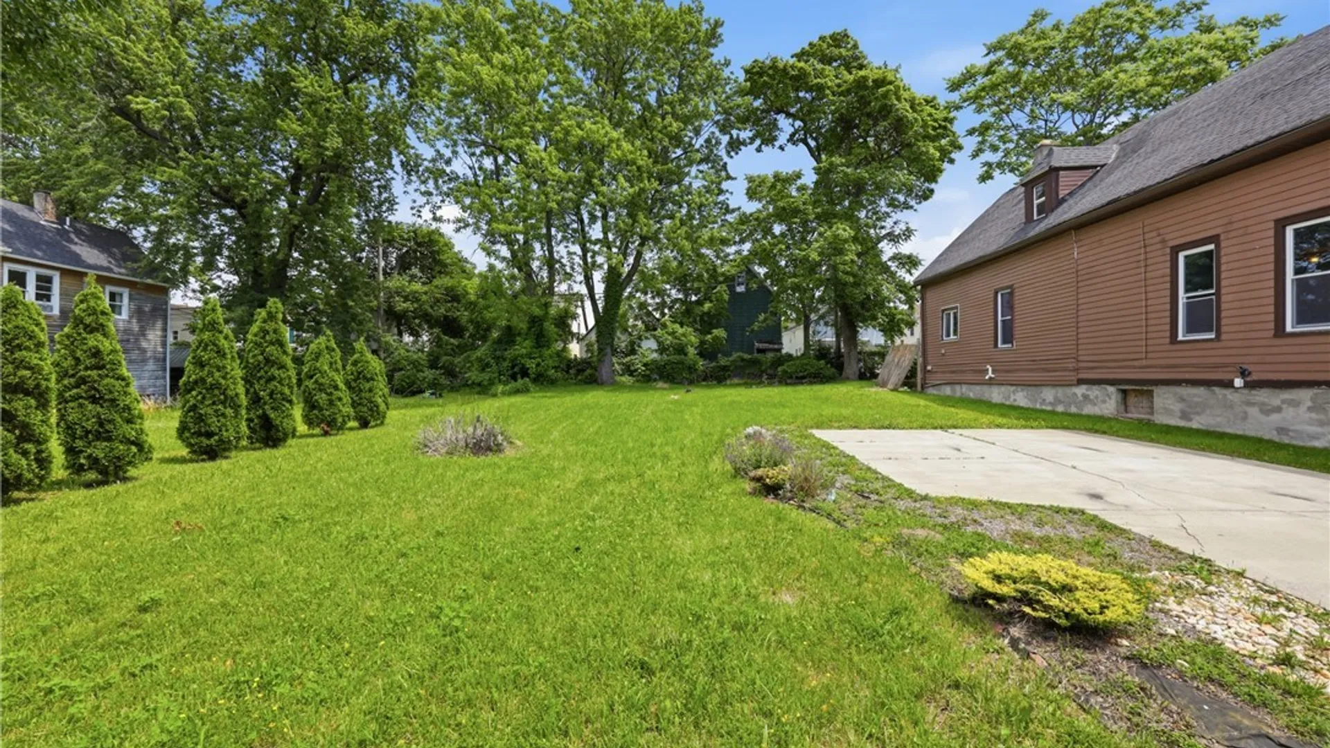 Property at 137 Waverly Street, Buffalo, NY 14208 39