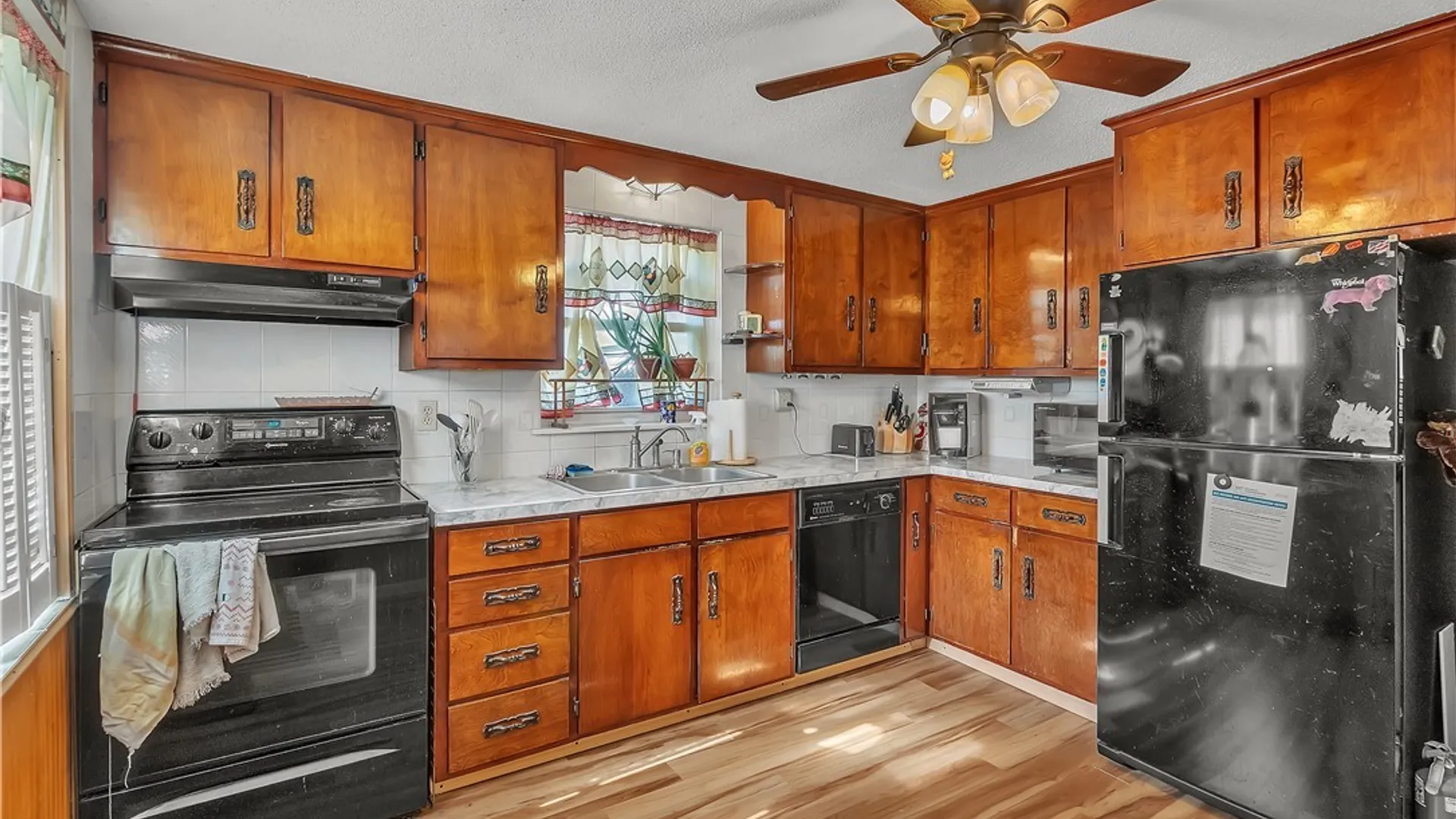 Property at 2047 Como Park Boulevard, Lancaster, NY 14086 15