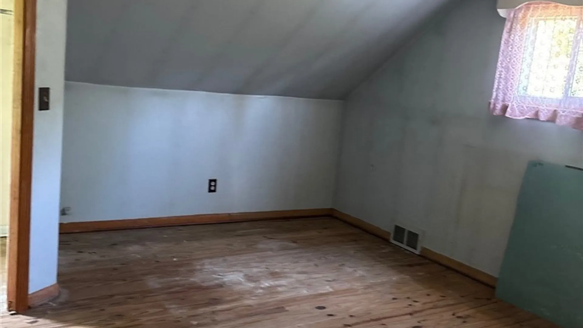 Property at 6815 Southwestern Boulevard, Hamburg, NY 14085 14