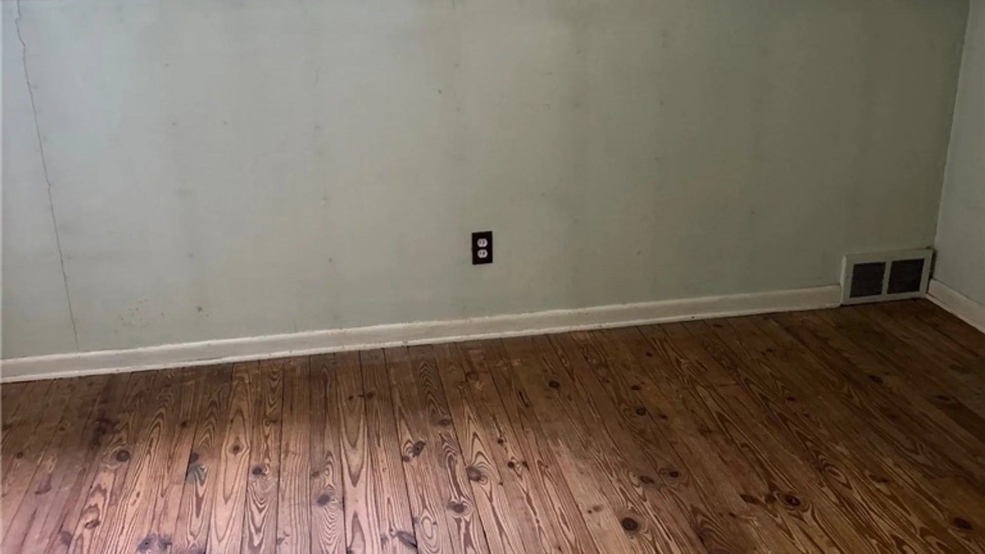 Property at 6815 Southwestern Boulevard, Hamburg, NY 14085 15