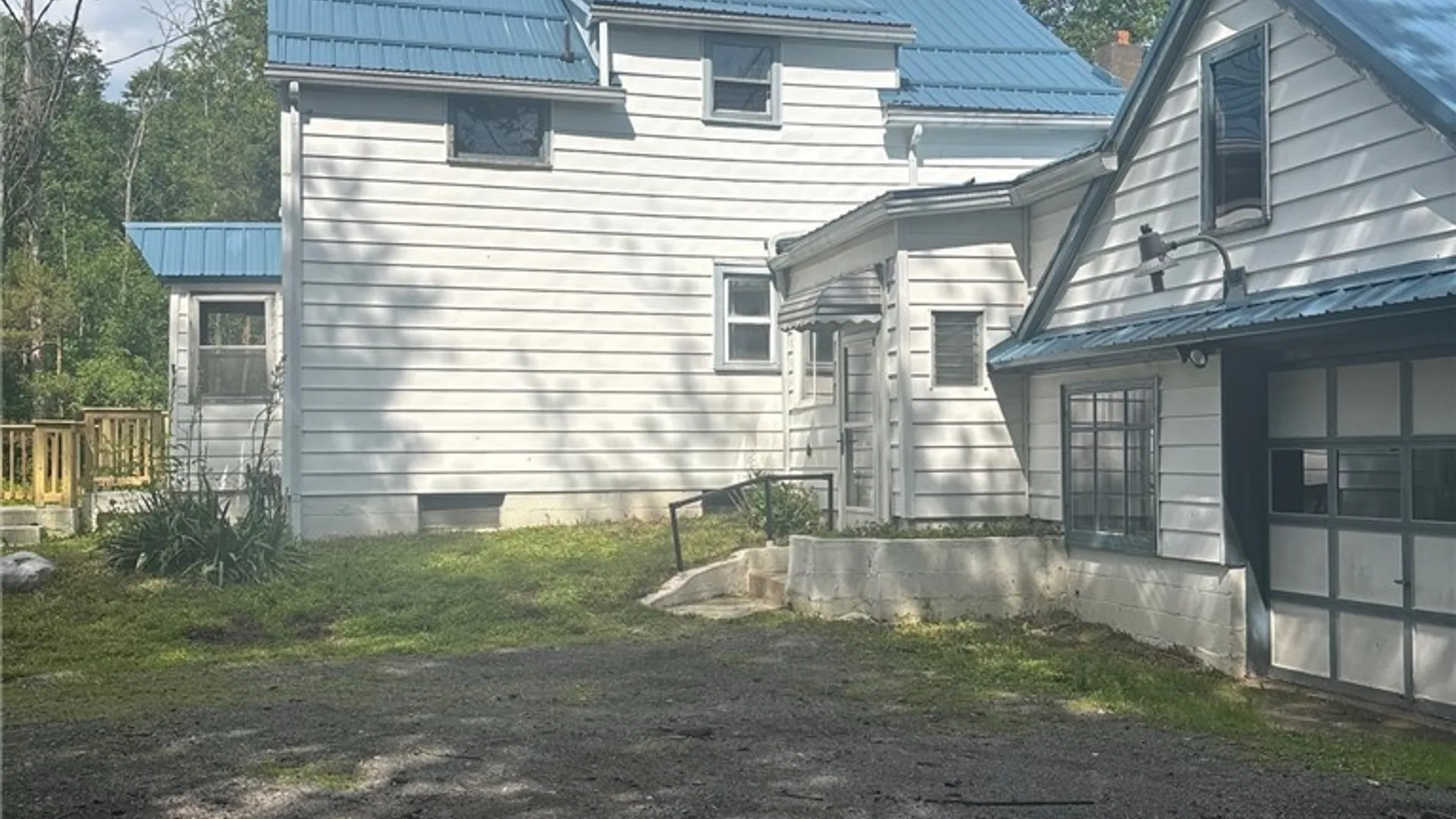 Property at 6815 Southwestern Boulevard, Hamburg, NY 14085 4
