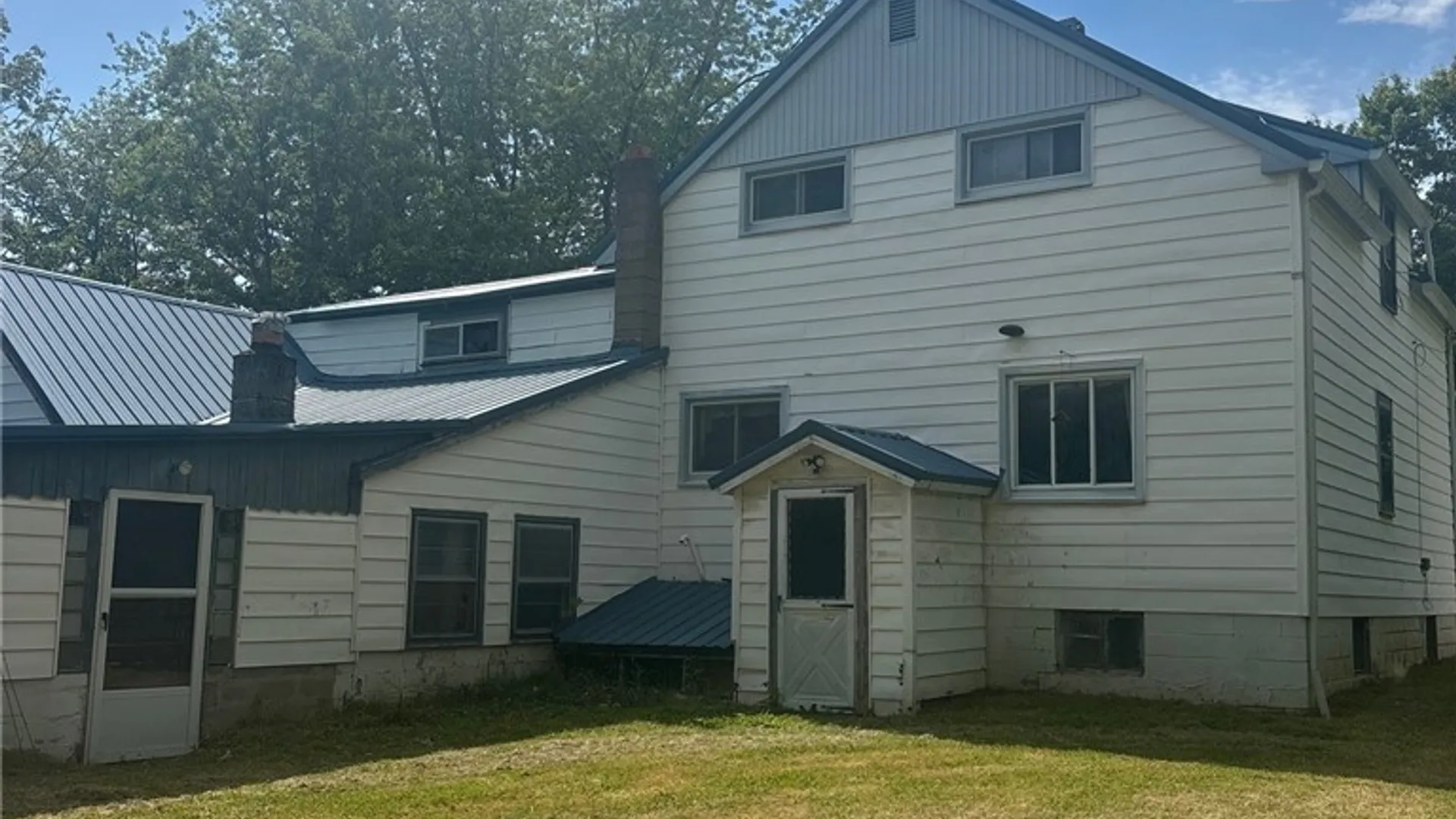 Property at 6815 Southwestern Boulevard, Hamburg, NY 14085 5