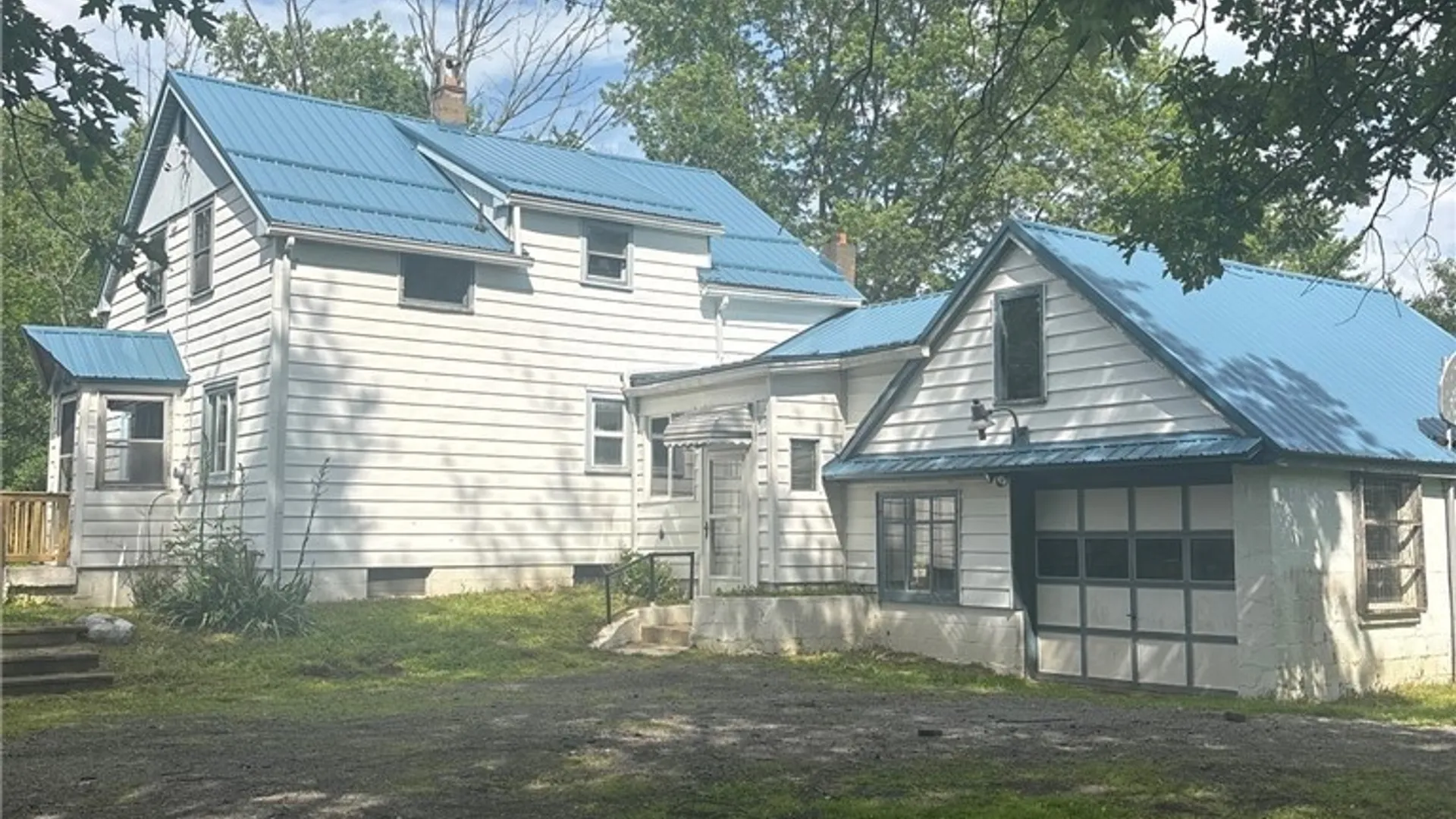 Property at 6815 Southwestern Boulevard, Hamburg, NY 14085 6