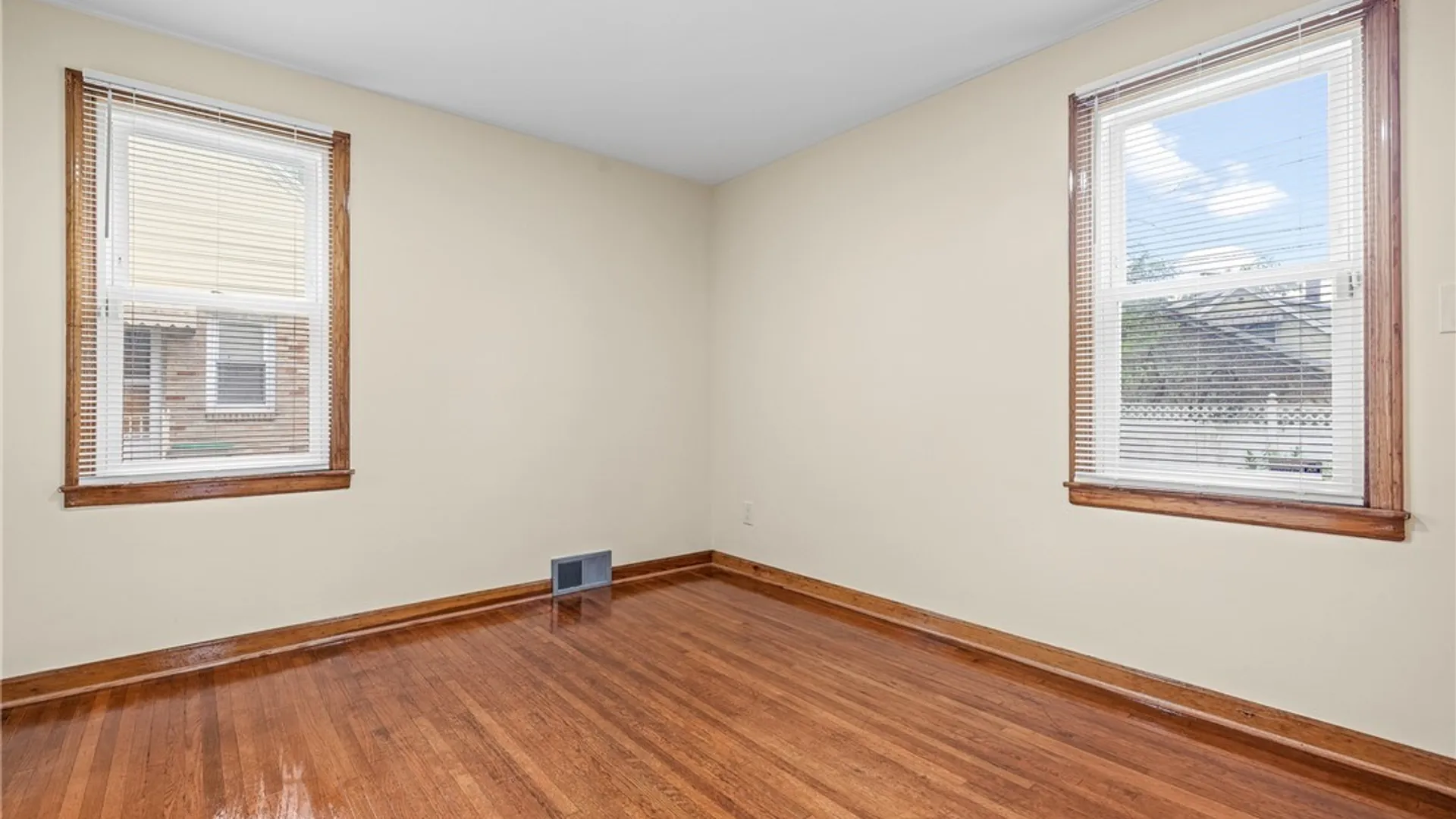 Property at 107 Alpine Place, Cheektowaga, NY 14225 19