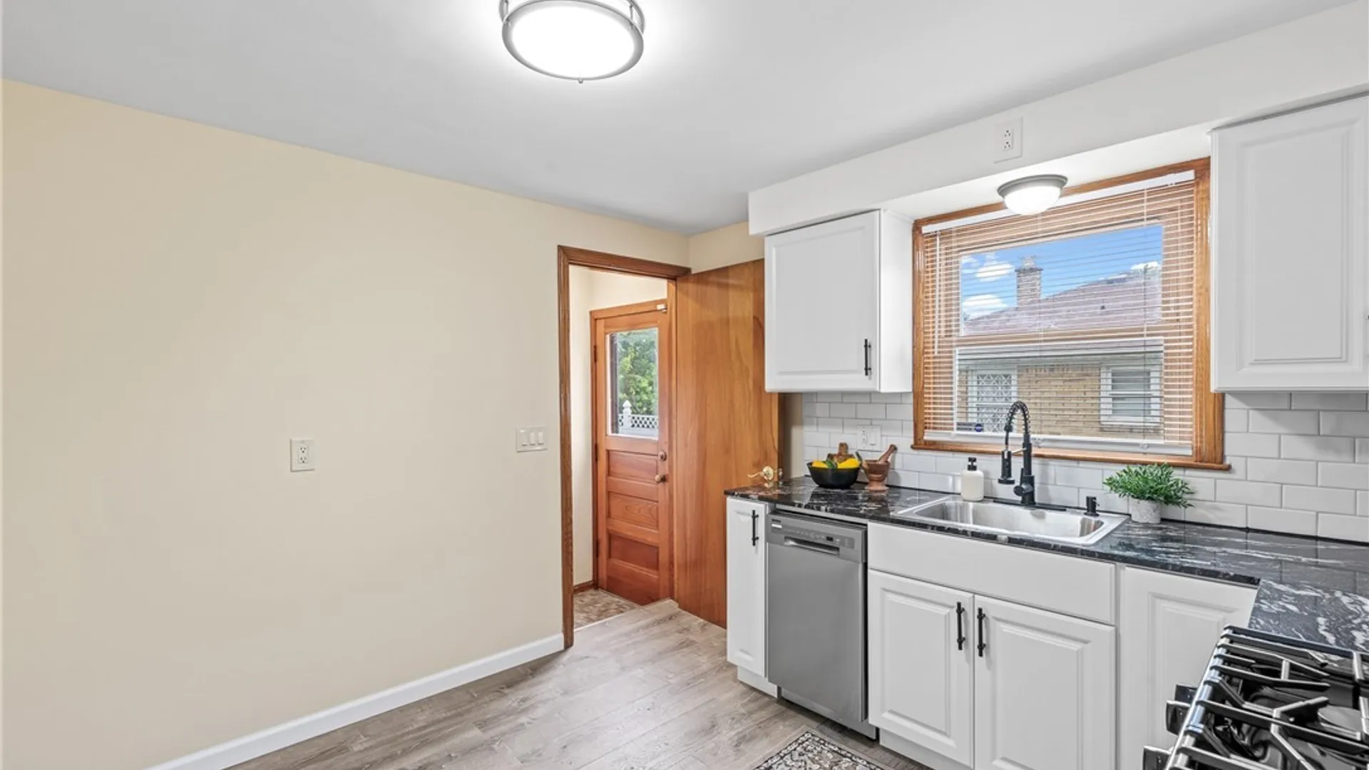 Property at 107 Alpine Place, Cheektowaga, NY 14225 3