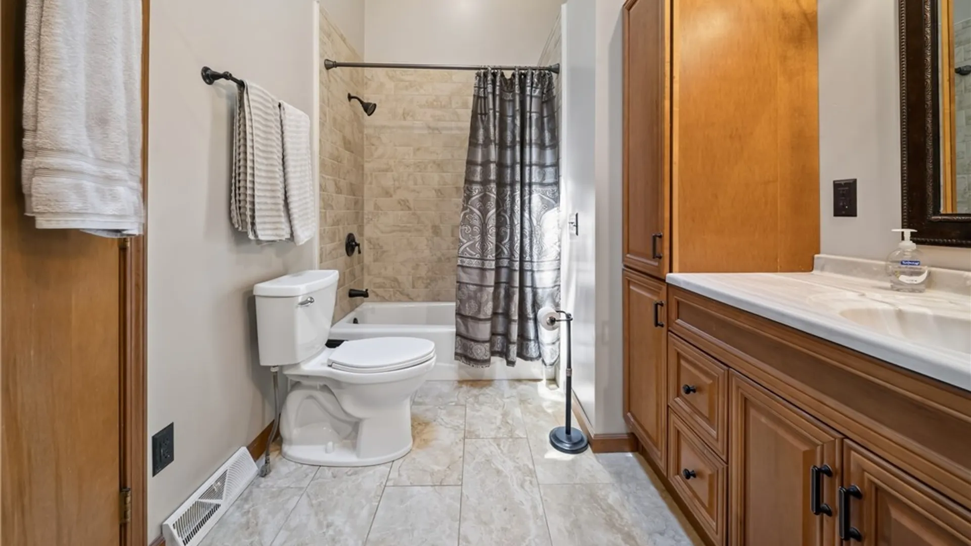 Property at 6310 Yulewood Circle, Cicero, NY 13039 19