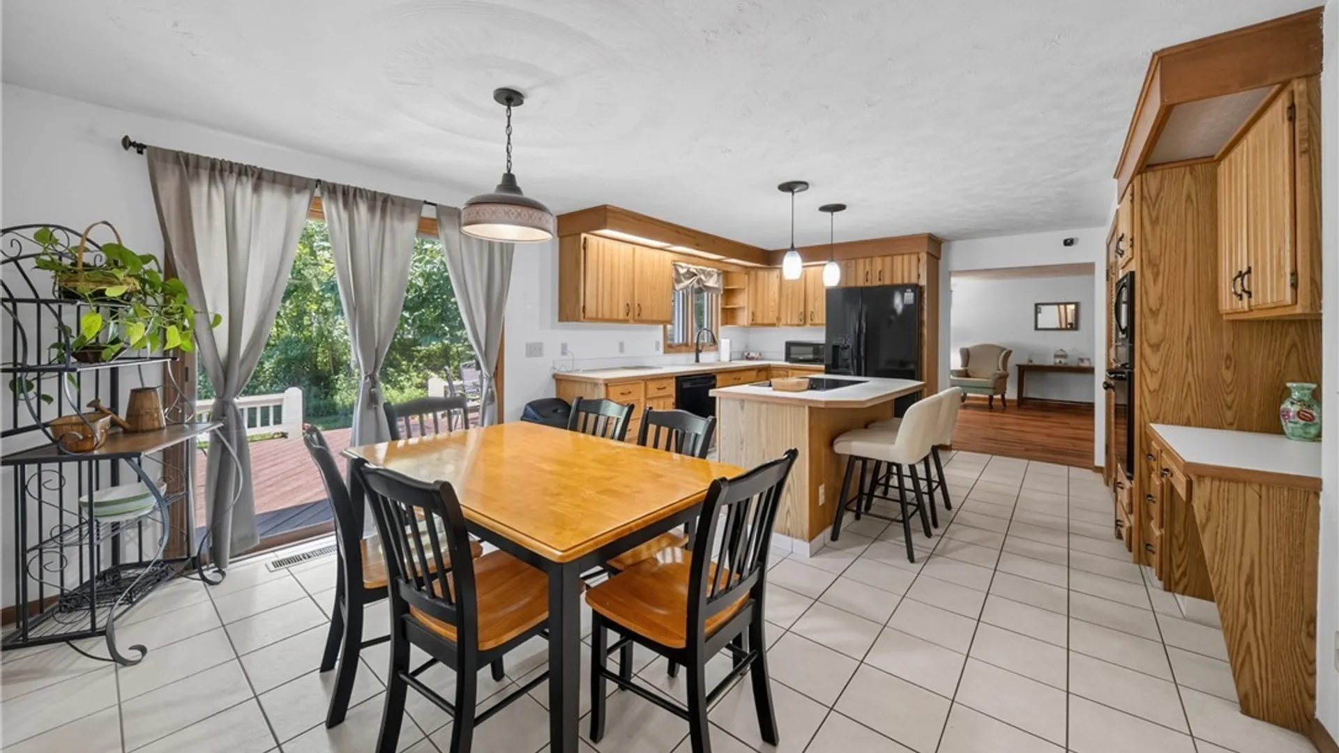 Property at 6310 Yulewood Circle, Cicero, NY 13039 25