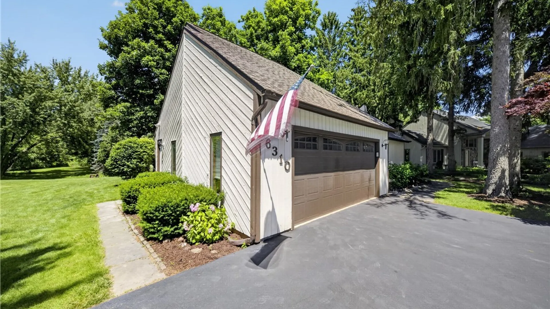 Property at 6310 Yulewood Circle, Cicero, NY 13039 3