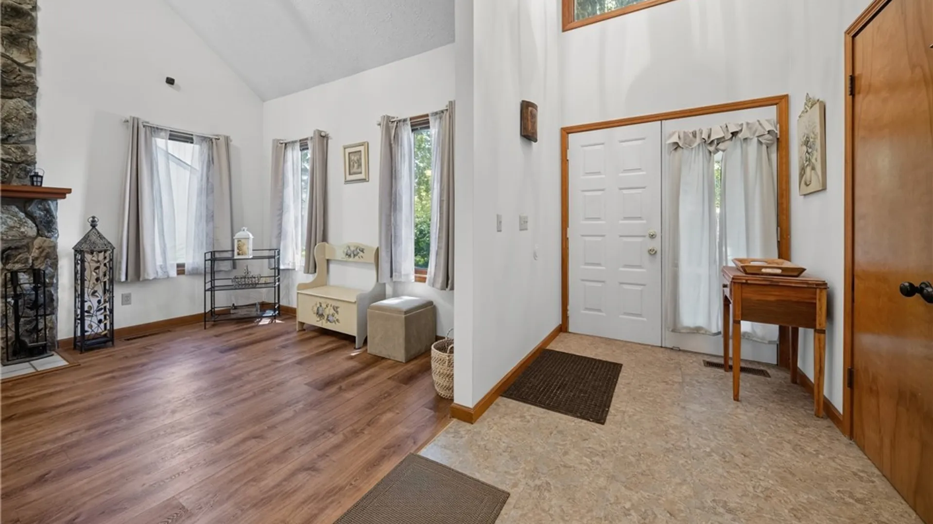 Property at 6310 Yulewood Circle, Cicero, NY 13039 8