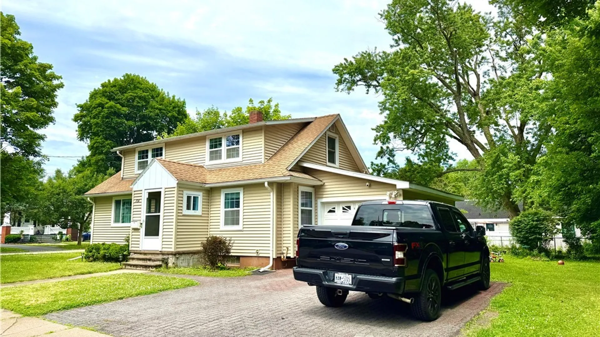 Property at 204 Melrose Place, Utica, NY 13502 3