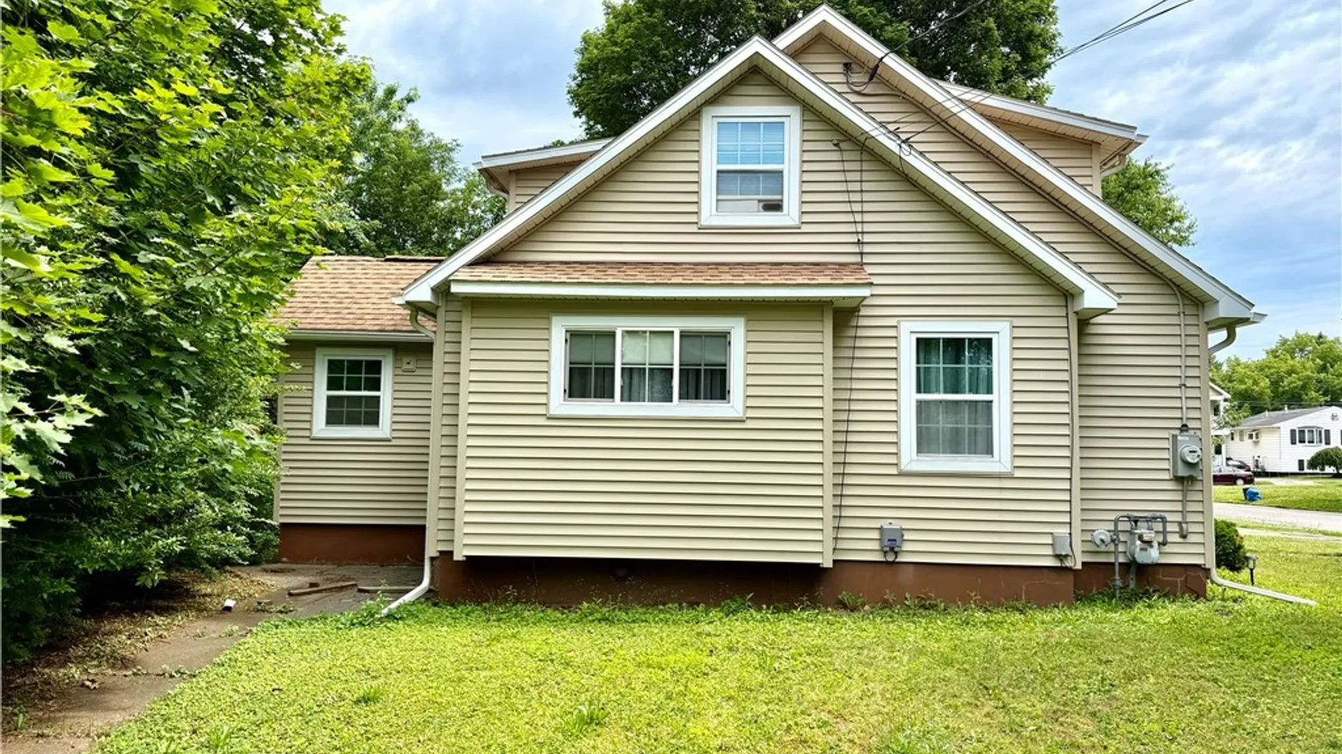 Property at 204 Melrose Place, Utica, NY 13502 4