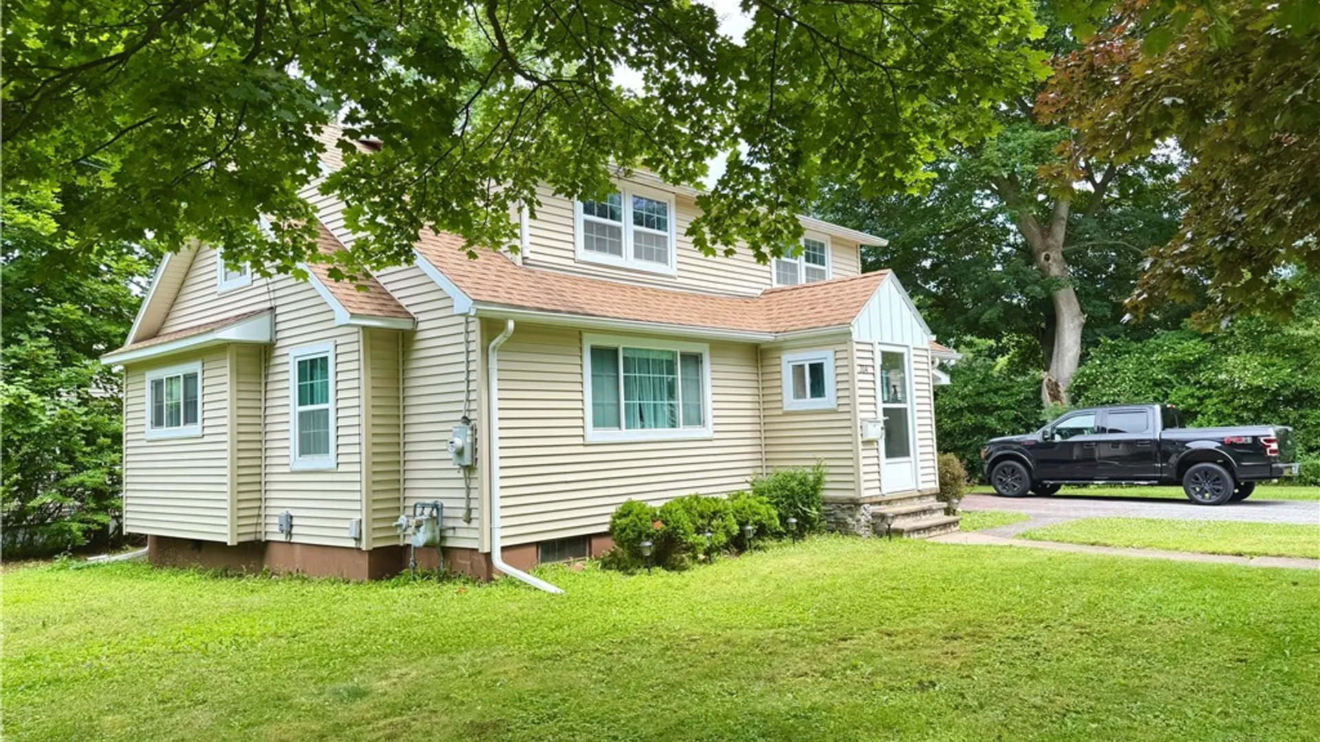 Property at 204 Melrose Place, Utica, NY 13502 42