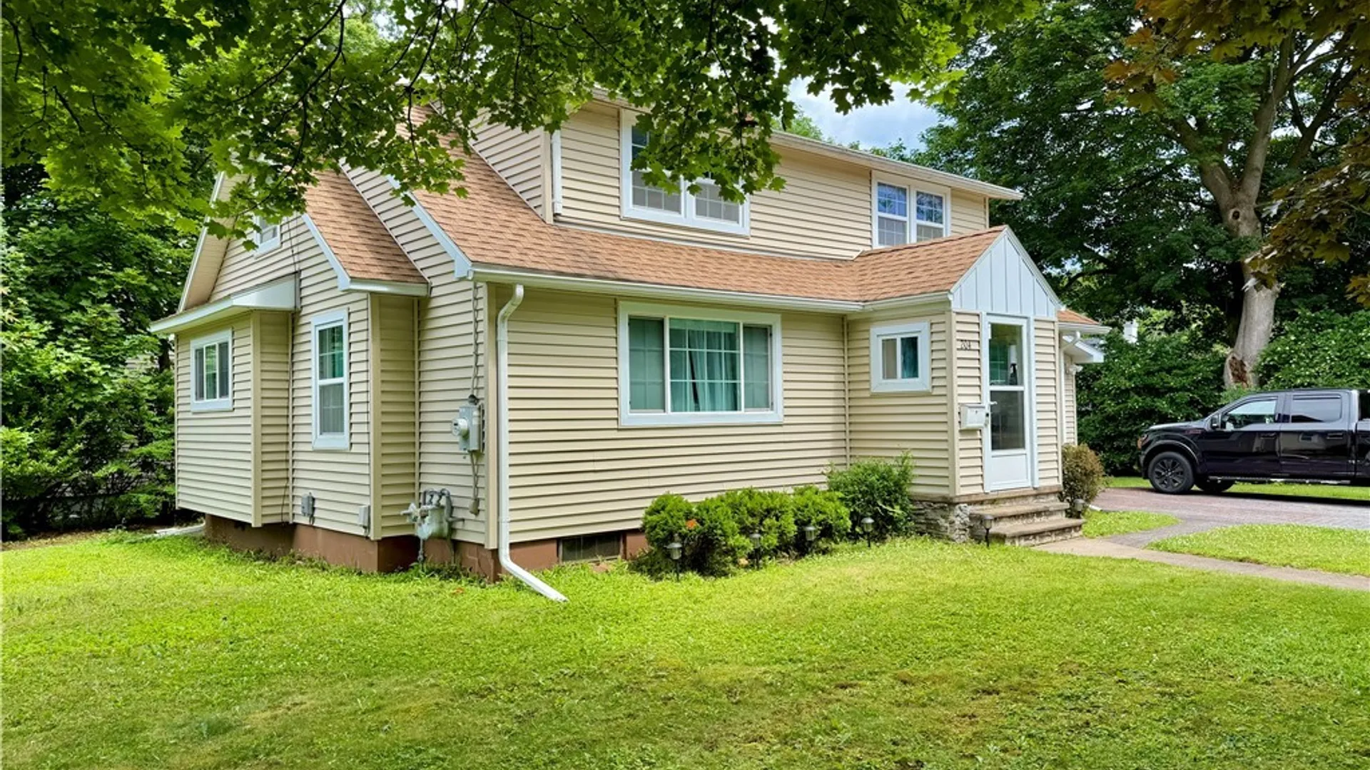 Property at 204 Melrose Place, Utica, NY 13502 5