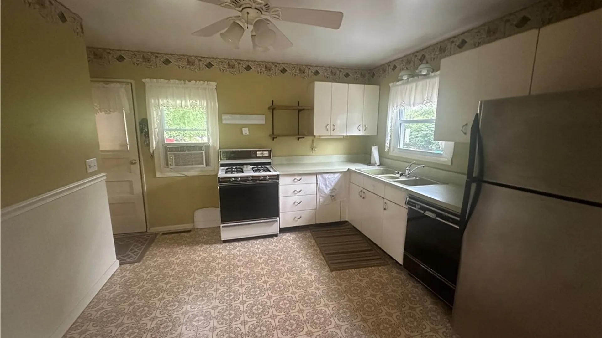 Property at 69 Faircrest Road, Henrietta, NY 14623 3