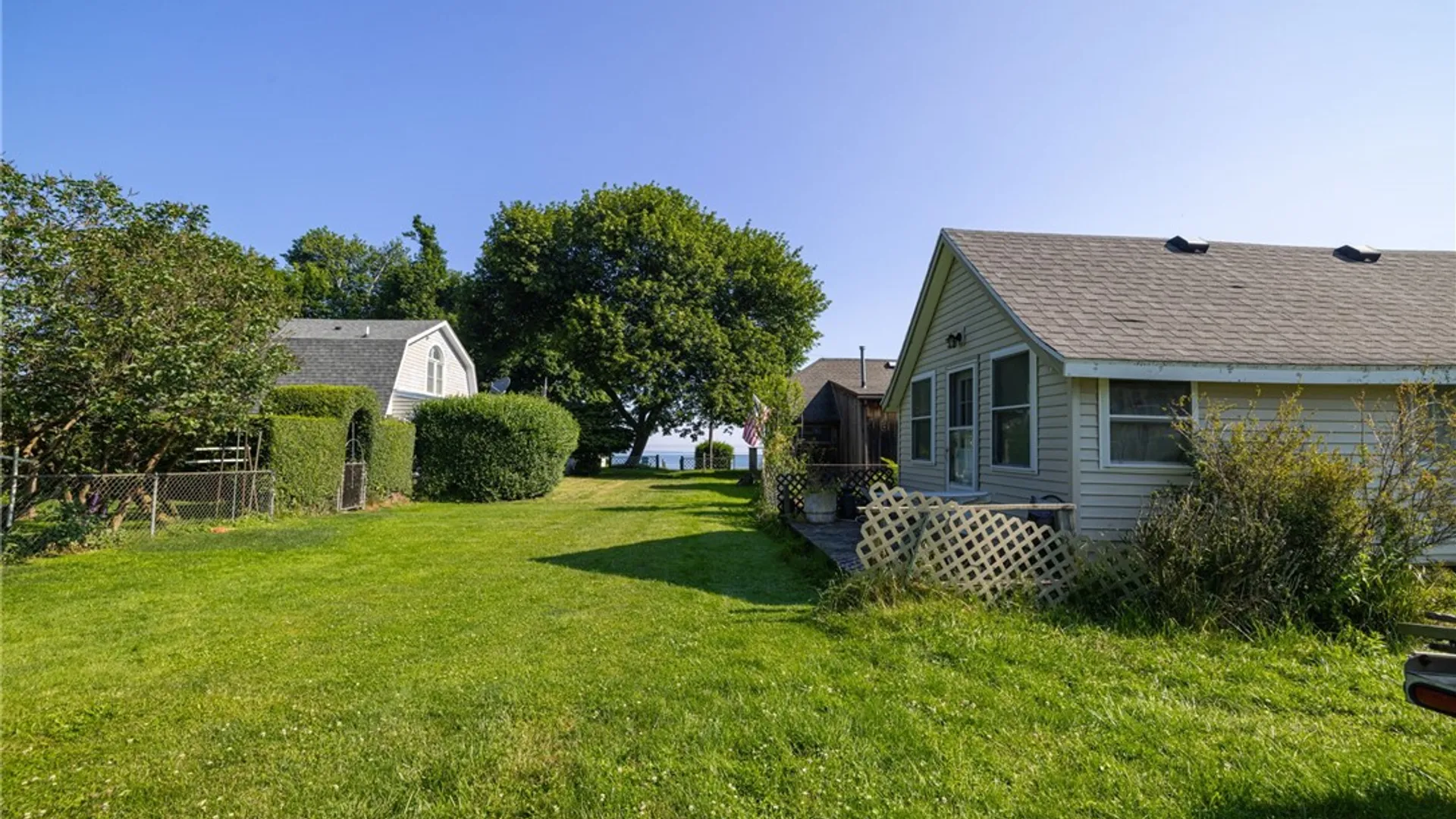 Property at 489 Lake Front, Irondequoit, NY 14617 18