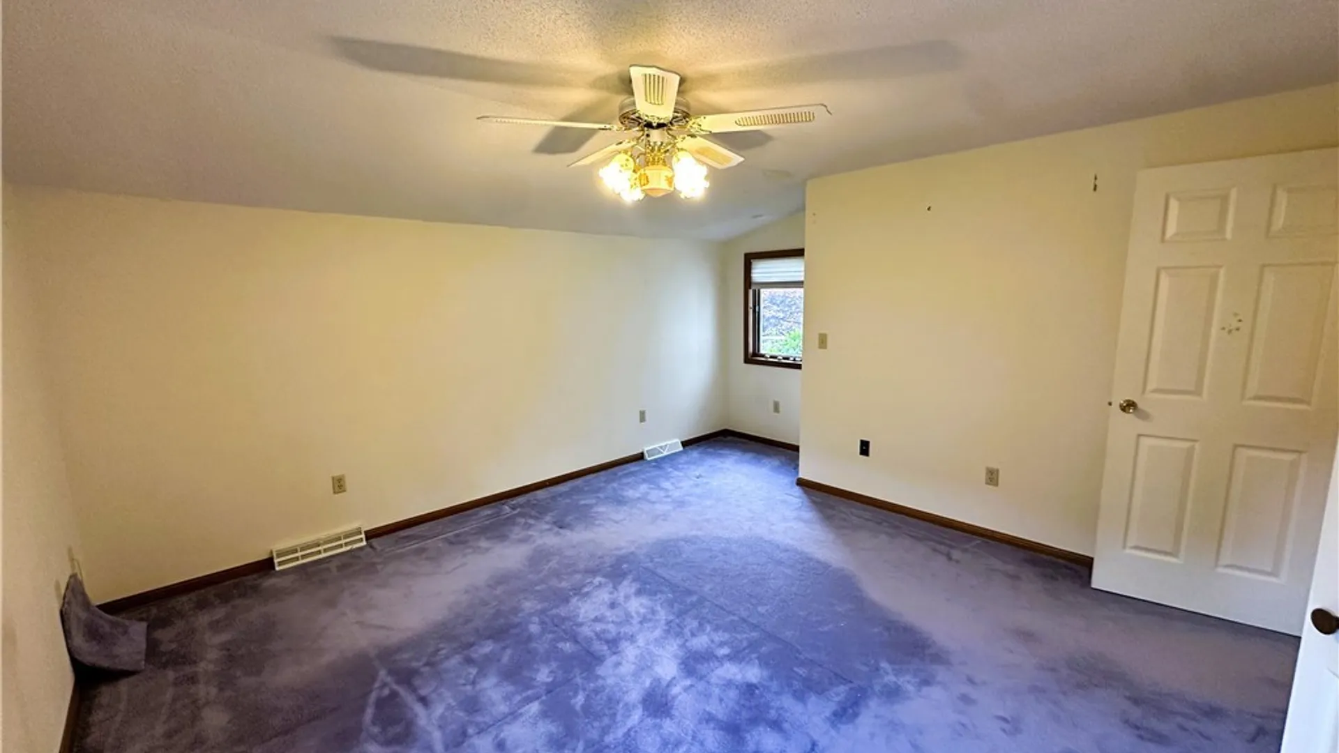Property at 10 Westbury Court, Ellicott, NY 14701 16