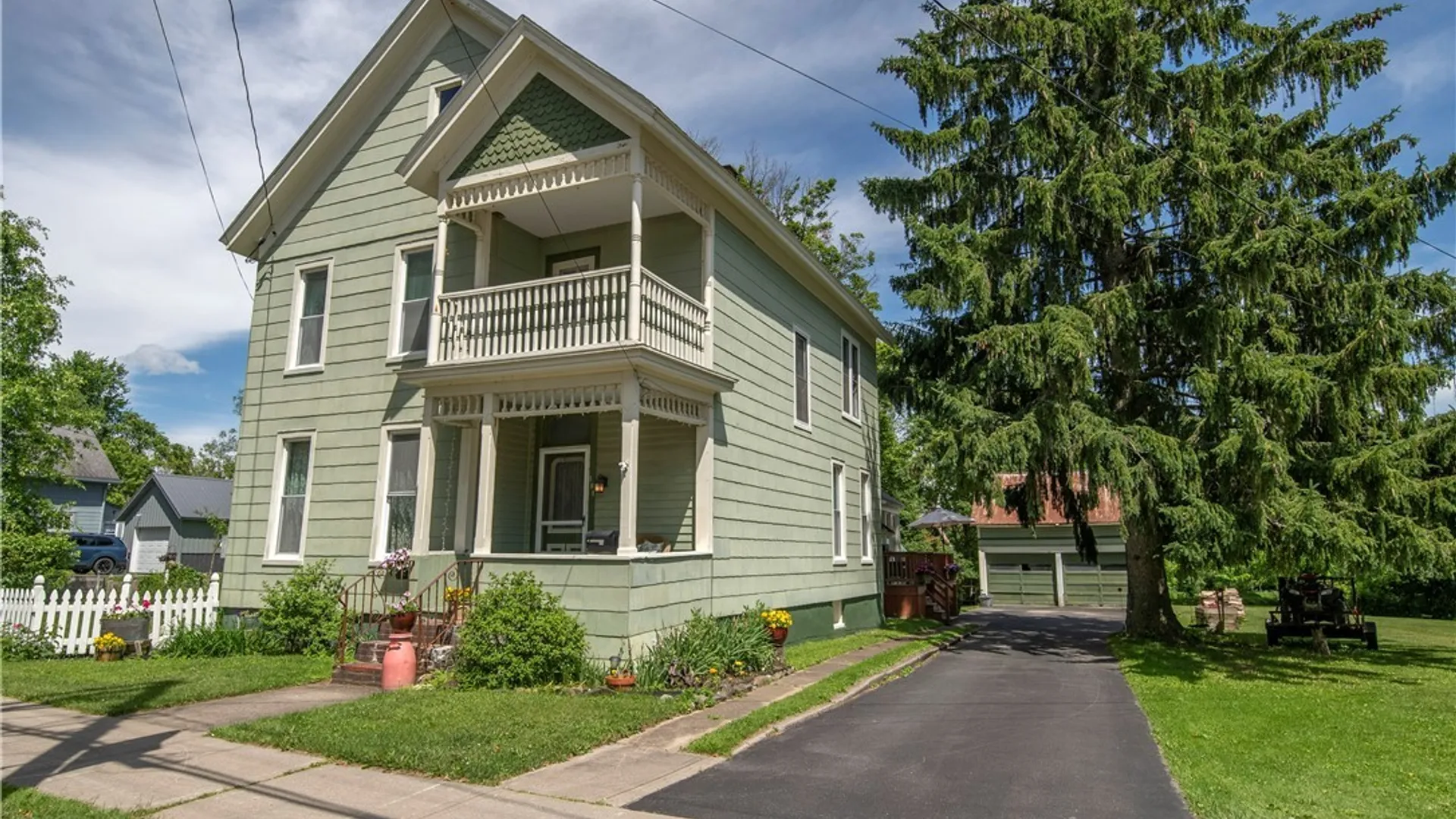 Property at 181 Sanger Avenue, Sangerfield, NY 13480 2