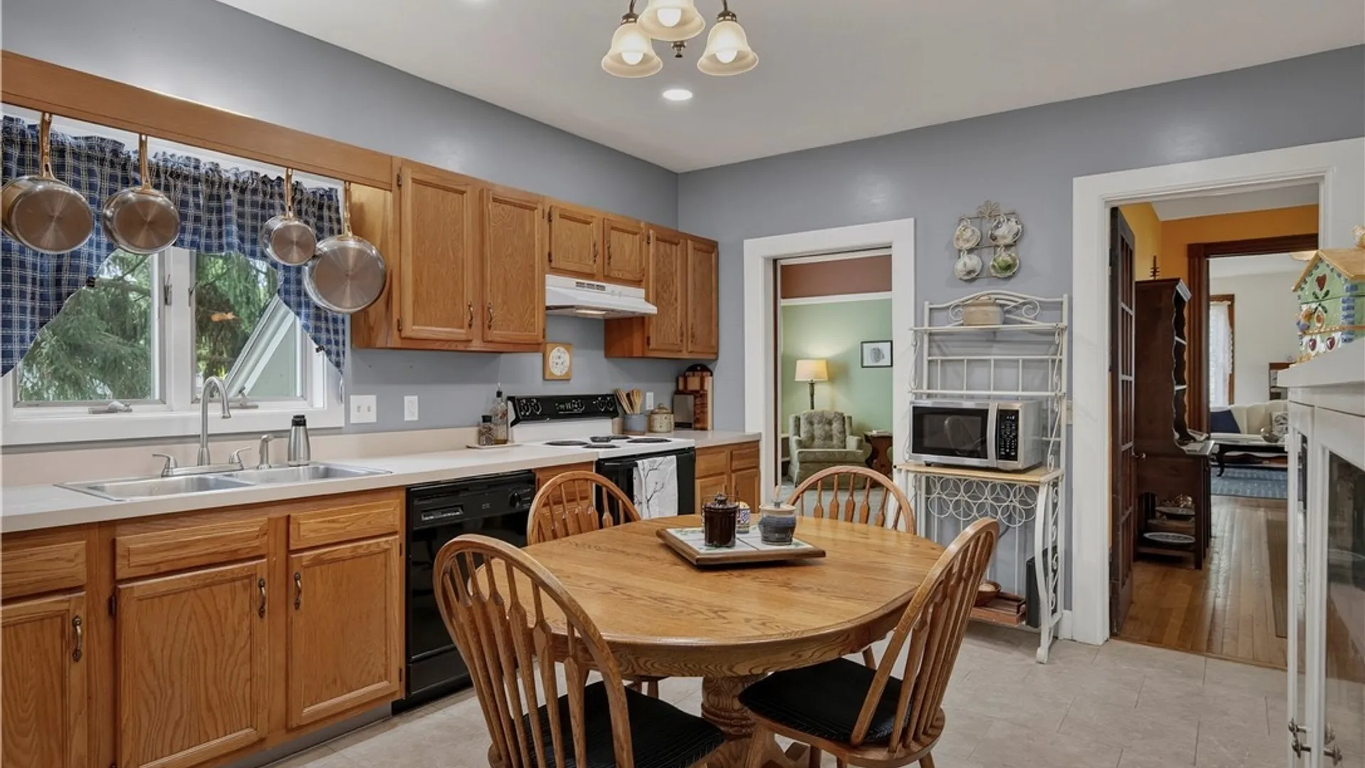 Property at 181 Sanger Avenue, Sangerfield, NY 13480 26