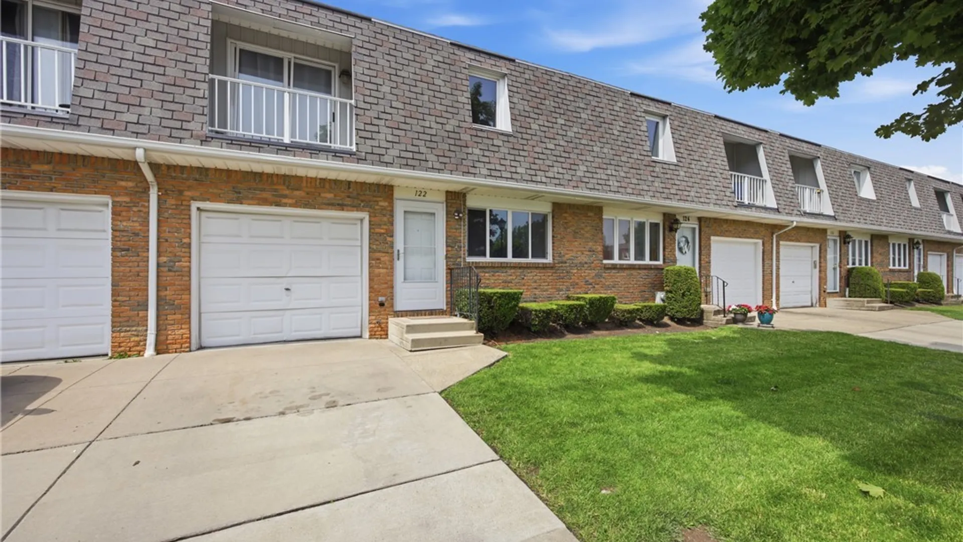Property at 122 Rebecca Park, Buffalo, NY 14207 2