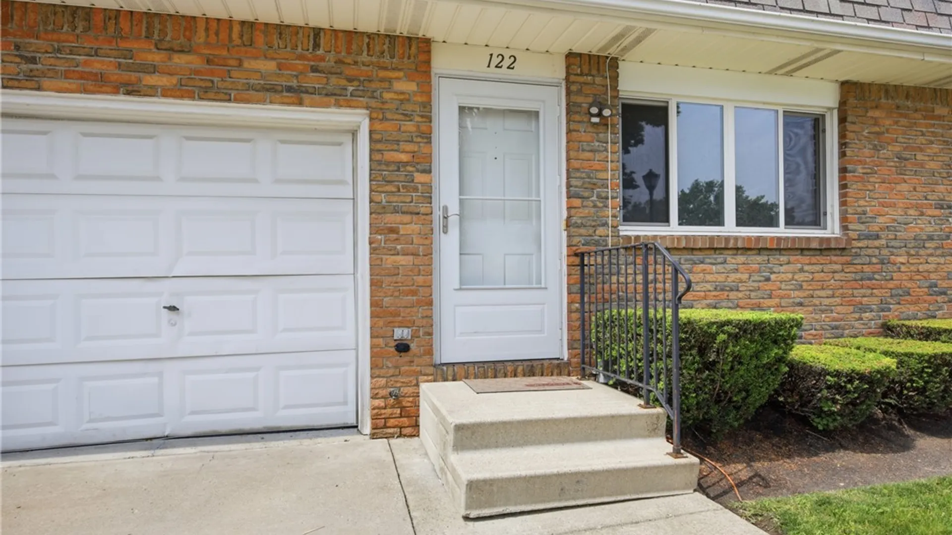 Property at 122 Rebecca Park, Buffalo, NY 14207 3