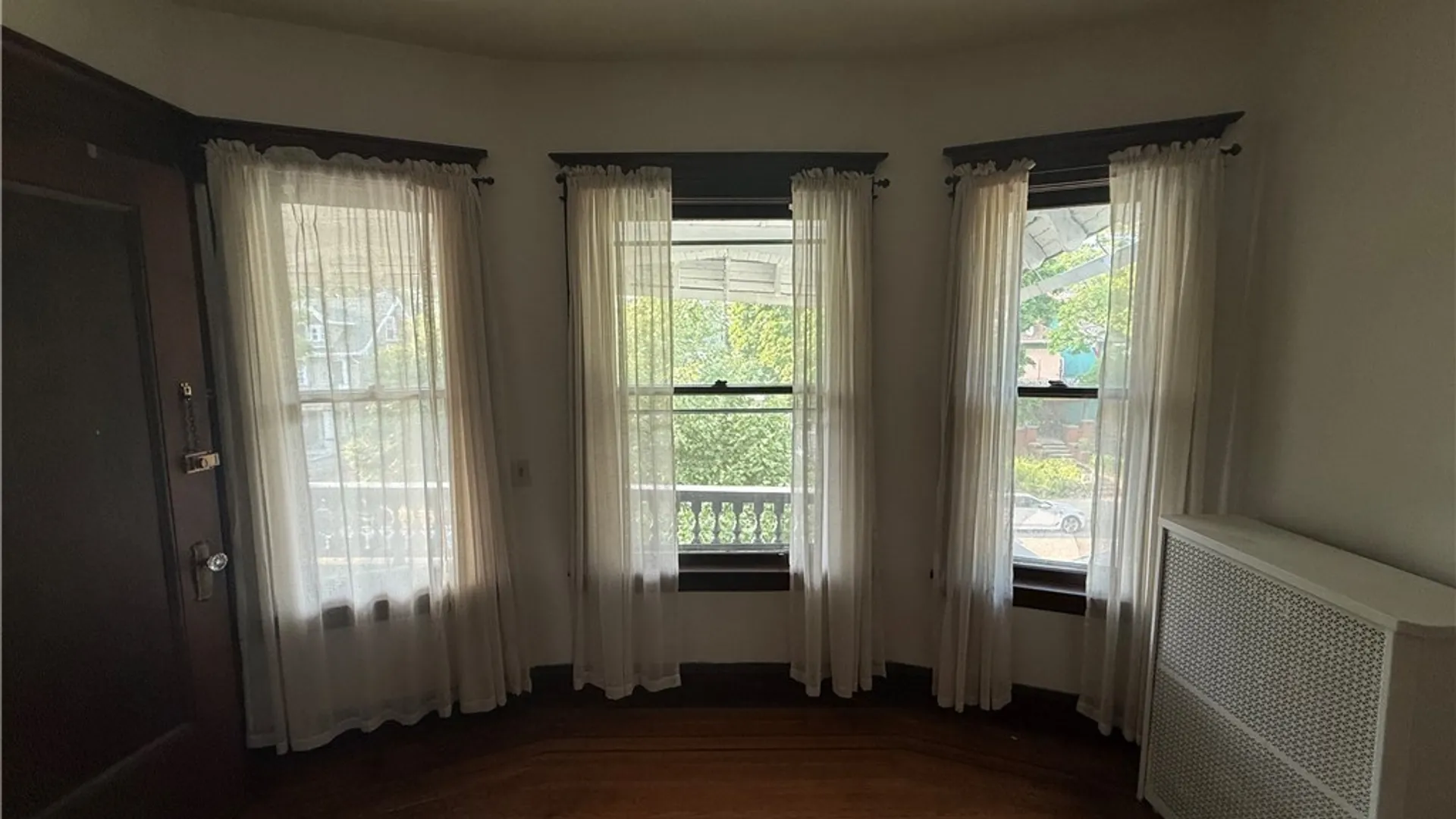 Property at 37 Inwood Place, Buffalo, NY 14209 4