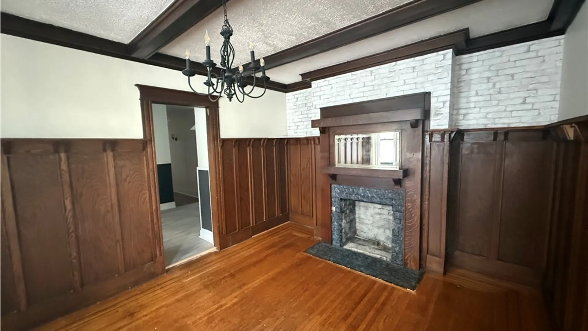 Property at 37 Inwood Place, Buffalo, NY 14209 5
