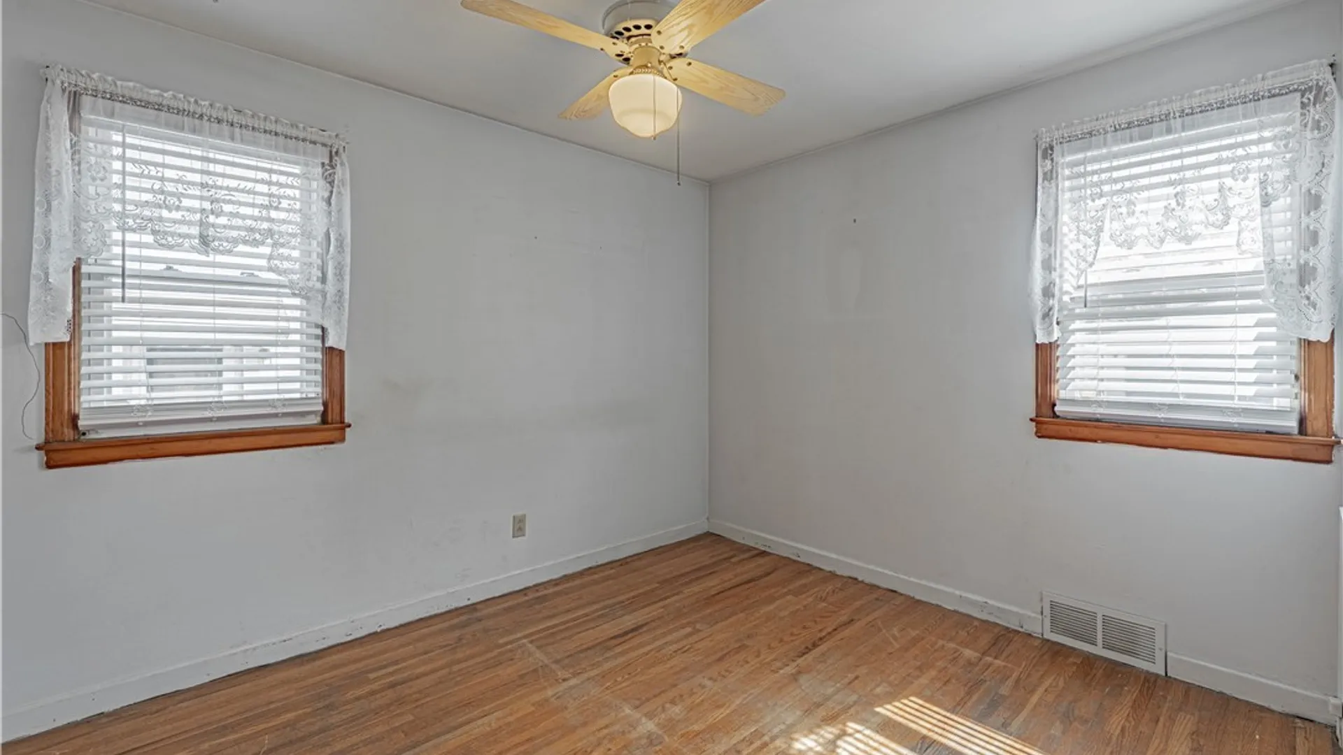 Property at 639 73rd Street, Niagara Falls, NY 14304 11