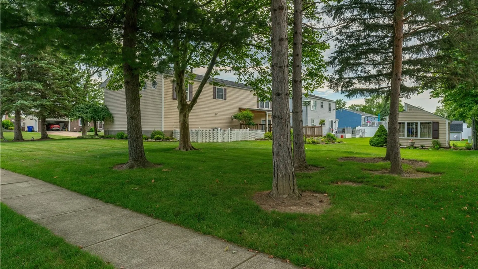 Property at 116 Roycroft Drive, West Seneca, NY 14224 41