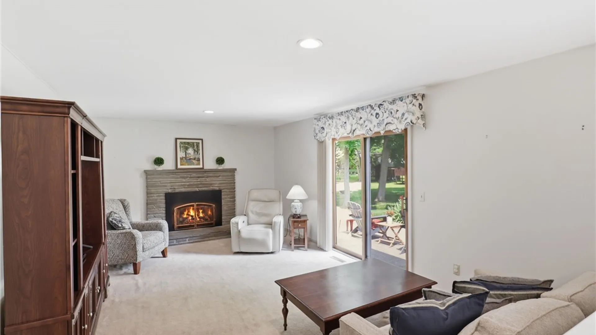 Property at 104 Willowbend Dr, Penfield, NY 14526 13