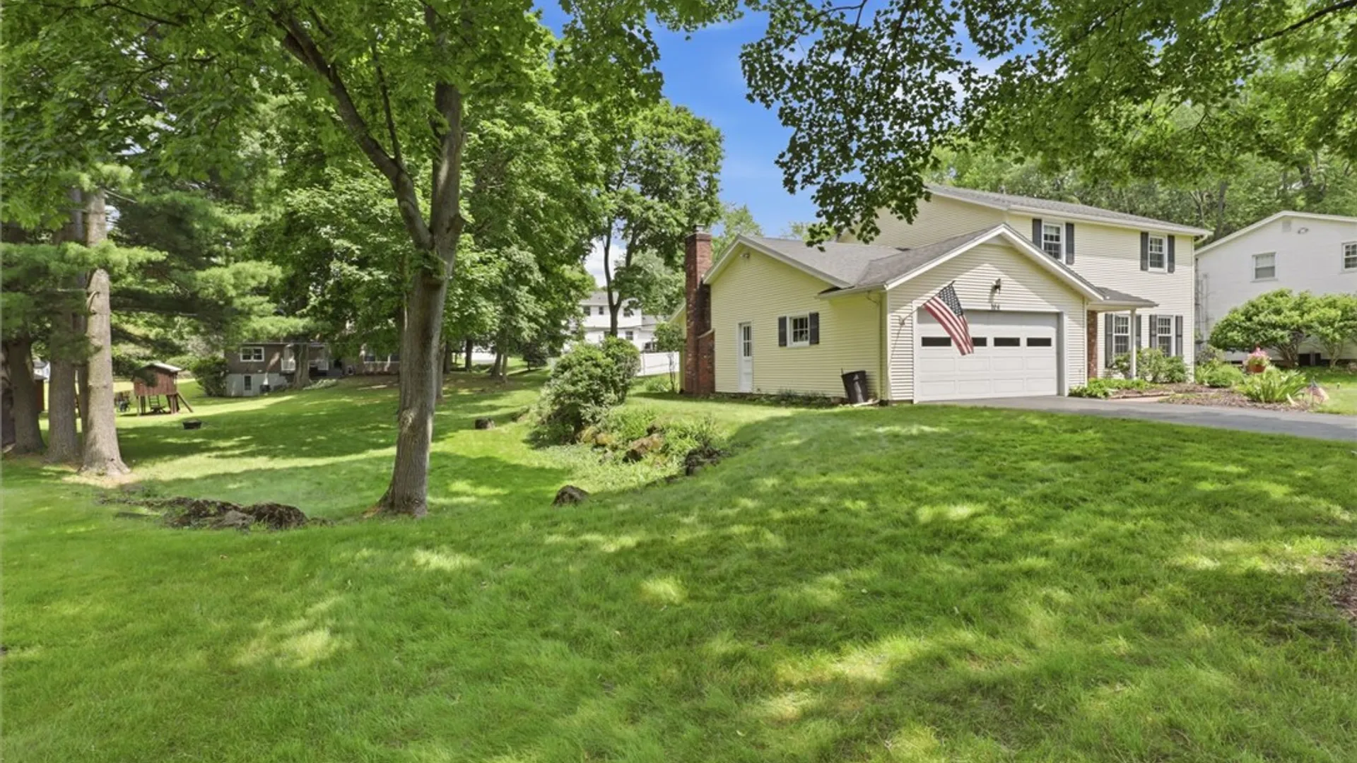 Property at 104 Willowbend Dr, Penfield, NY 14526 35