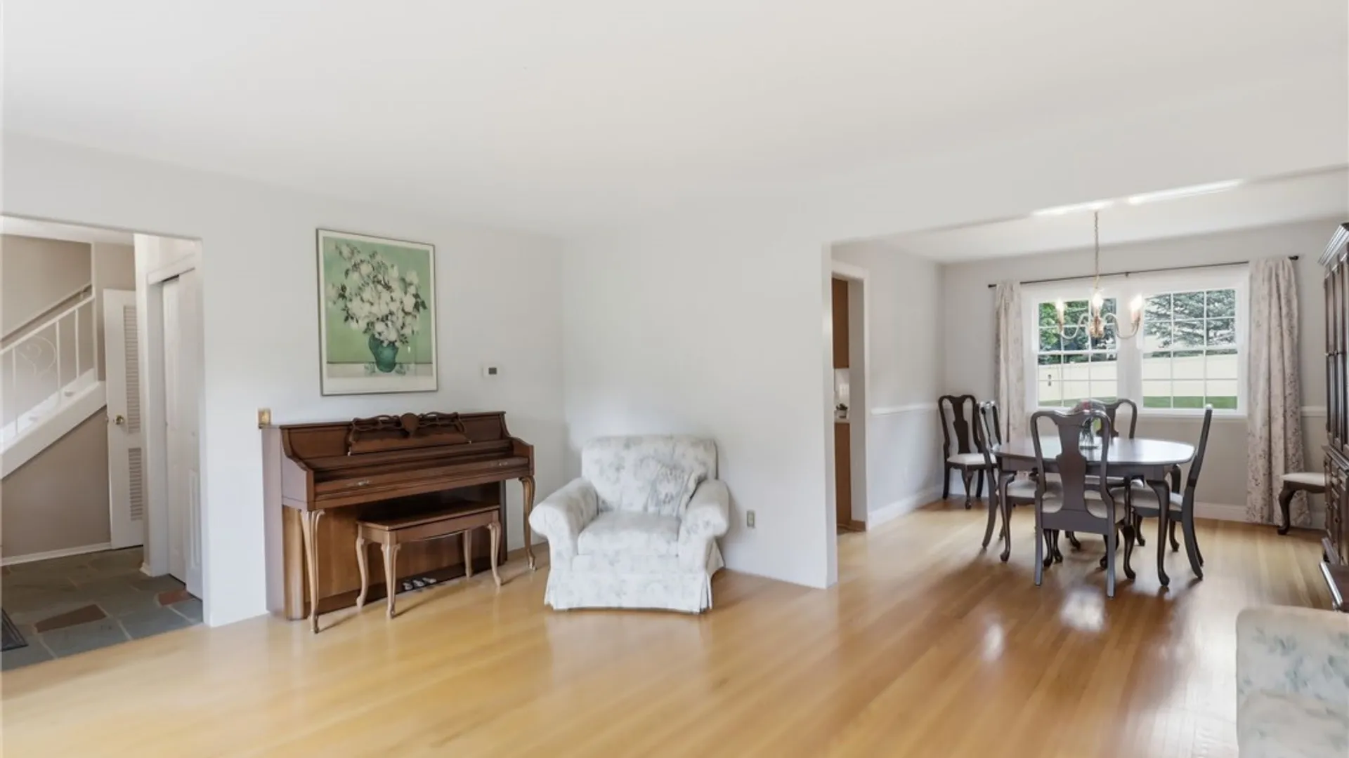 Property at 104 Willowbend Dr, Penfield, NY 14526 5