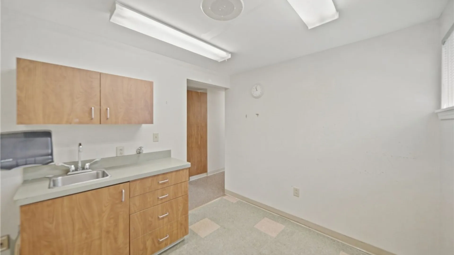 Property at 2533 Sheridan Drive, Tonawanda, NY 14150 16