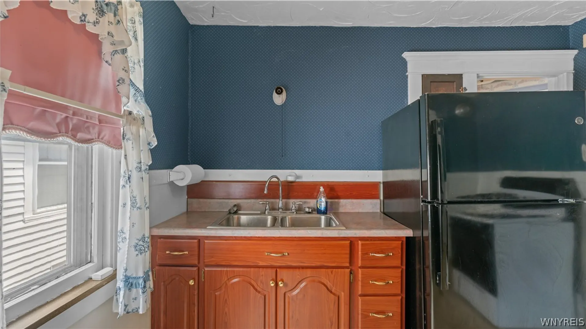 Property at 247 Rounds Avenue, Buffalo, NY 14215 12