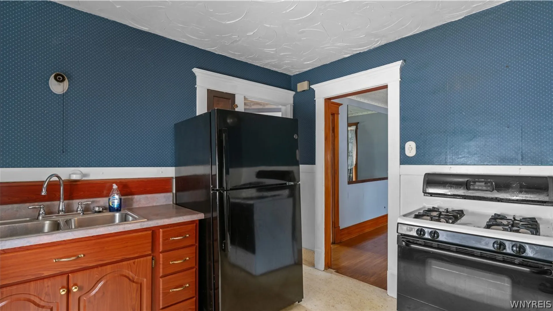 Property at 247 Rounds Avenue, Buffalo, NY 14215 15