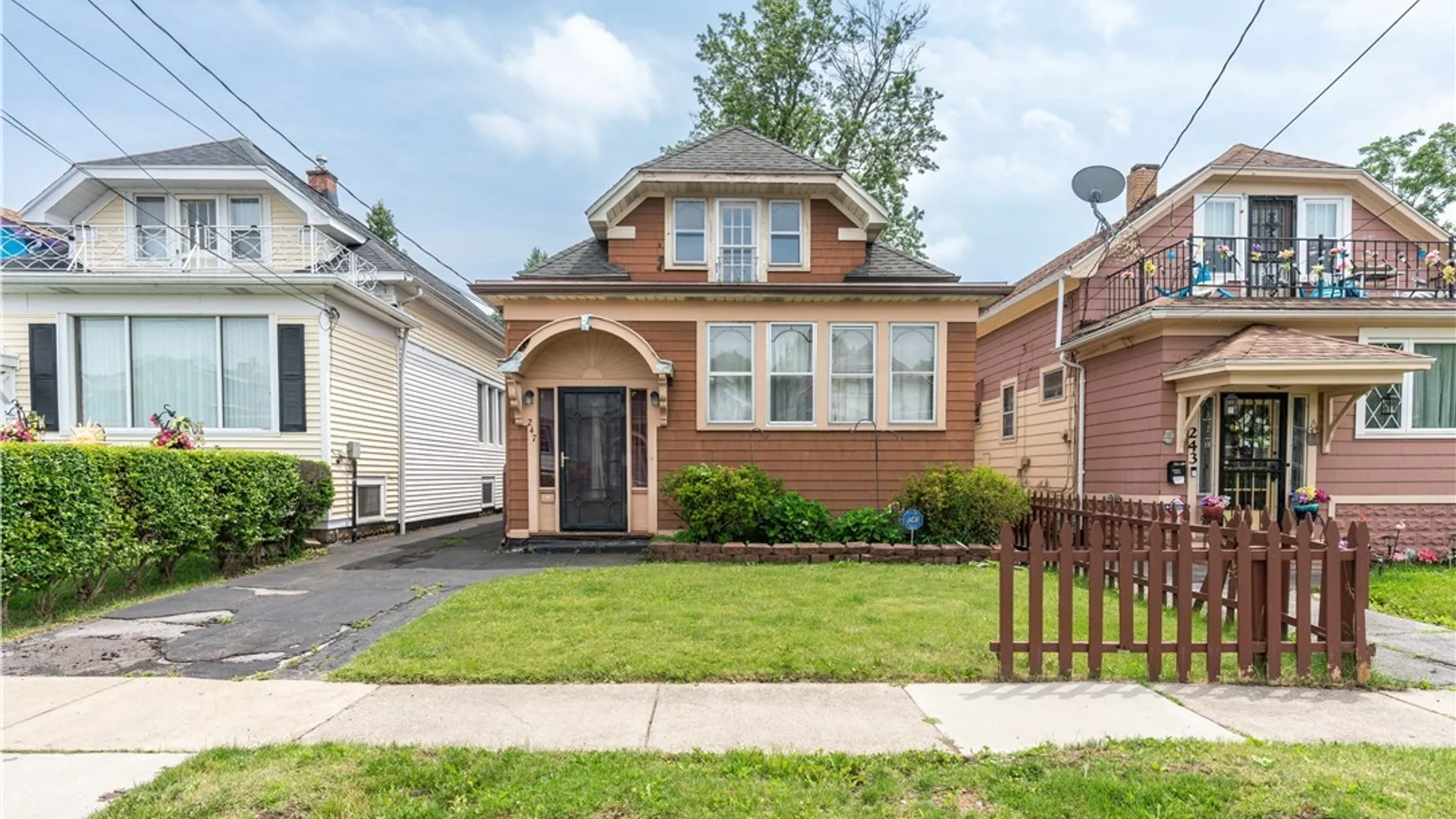 Property at 247 Rounds Avenue, Buffalo, NY 14215 3