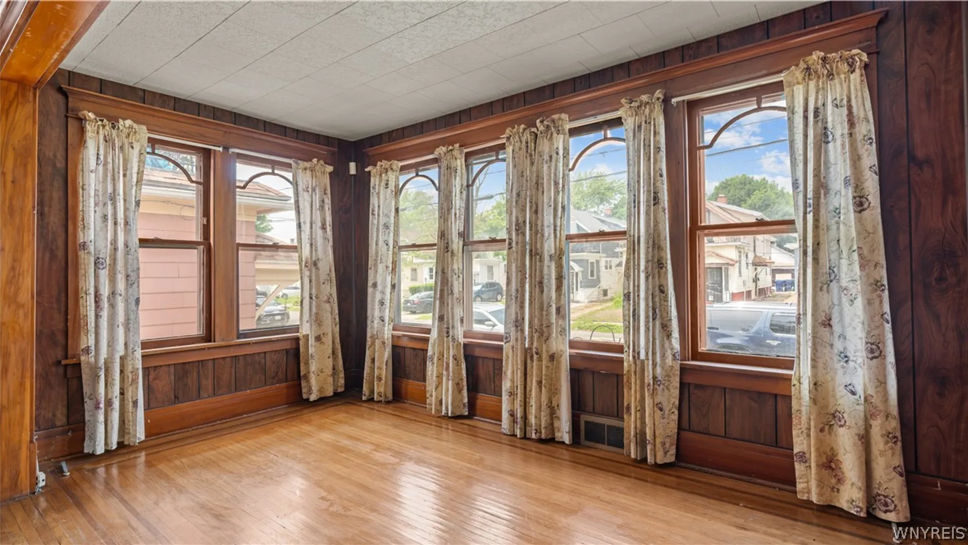 Property at 247 Rounds Avenue, Buffalo, NY 14215 7